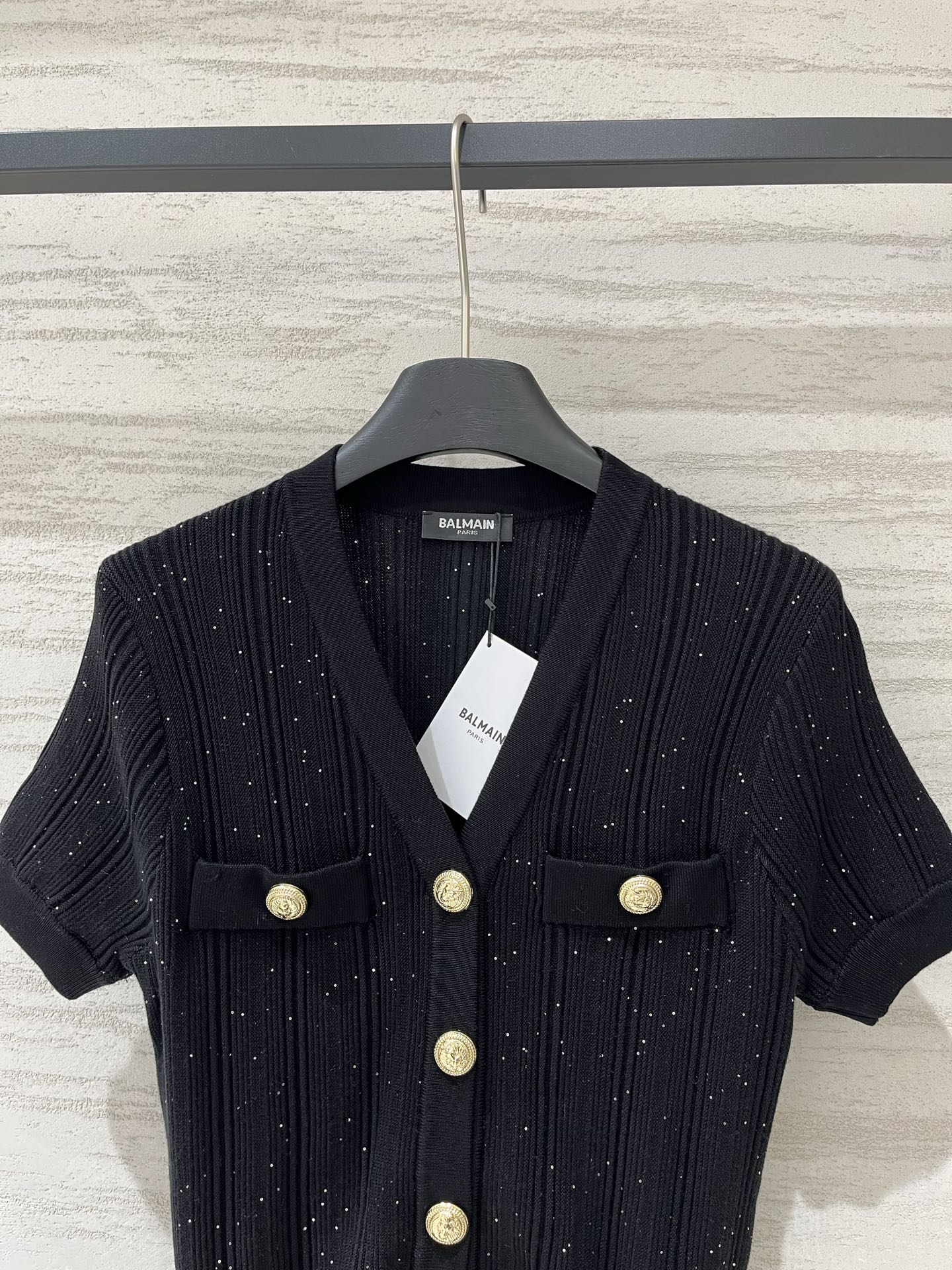 Balmain 26夏季新款 V领开衫短袖款 logo图案修饰点缀 上身高级氛围感十足 两色SML