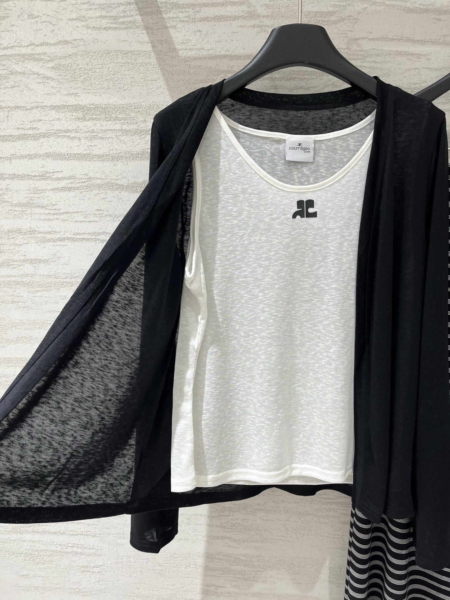 Courreges 夏季新款 开衫+背心+条纹半裙三件套，一套直接出门 不用想搭配，软糯纯棉面料，舒服到