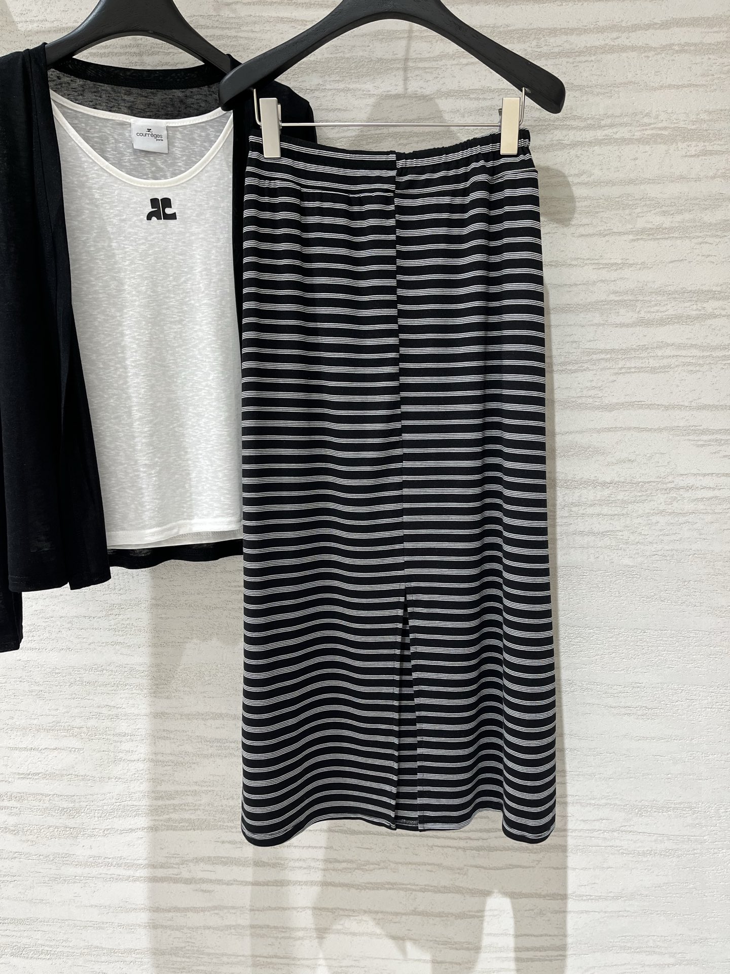 Courreges 夏季新款 开衫+背心+条纹半裙三件套，一套直接出门 不用想搭配，软糯纯棉面料，舒服到