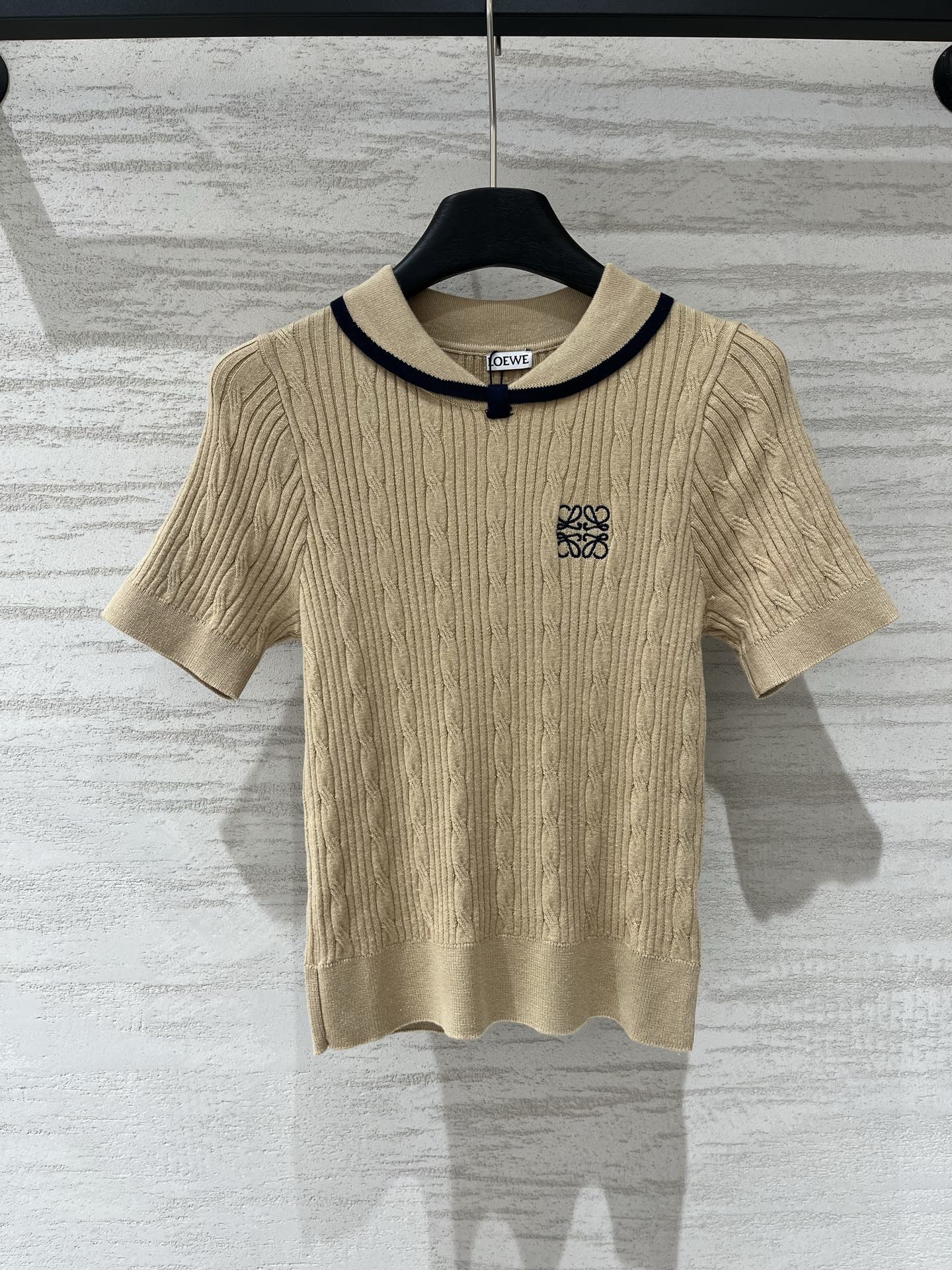 Loewe 26夏季新款 翻领短袖款 logo图案修饰点缀 上身高级氛围感十足 三色SML