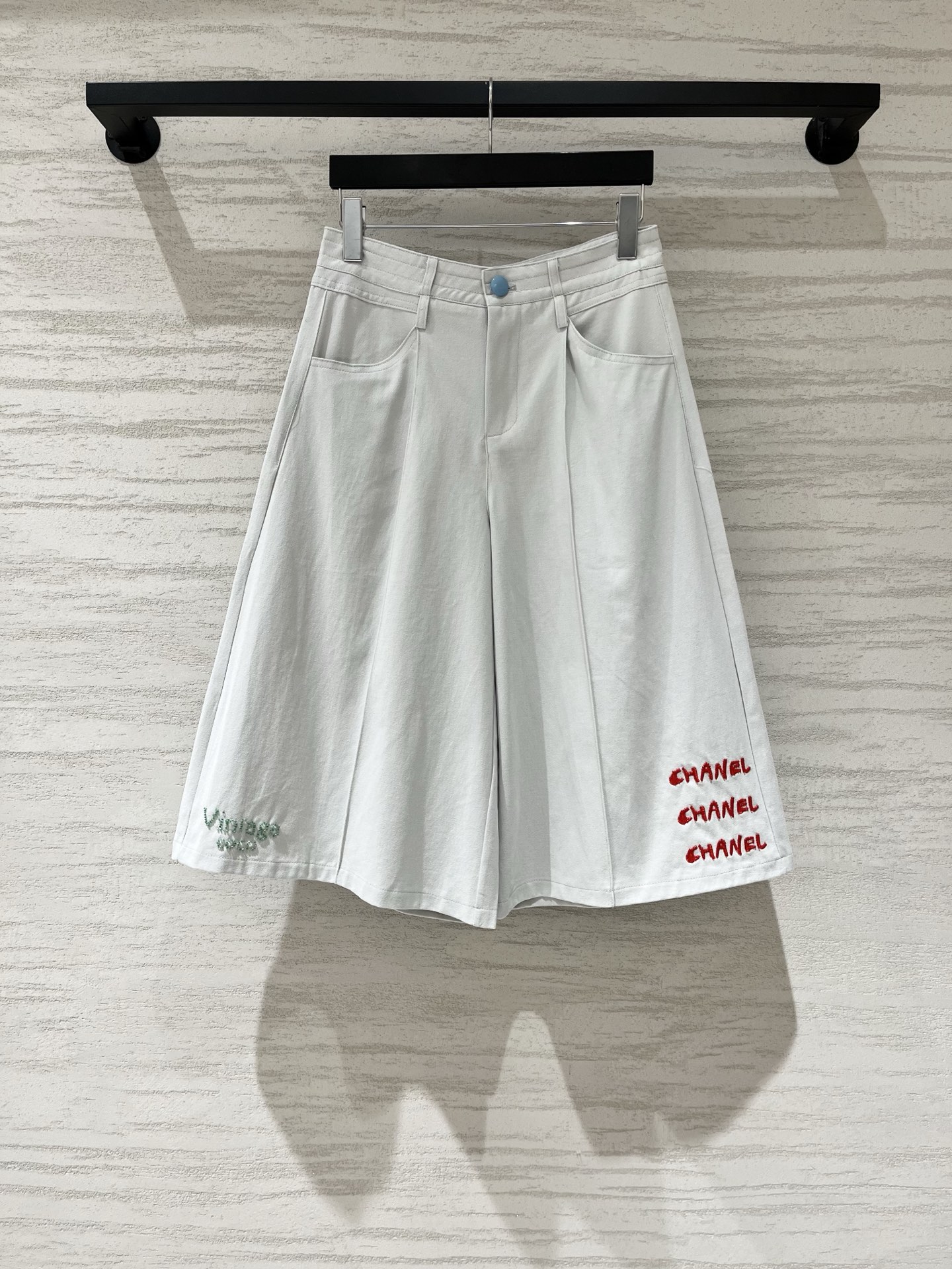CHANEL 中古款 重工刺绣彩色搭配，细节处彰显品牌调性，辨识度拉满，打造轻奢潮酷感 码数SML