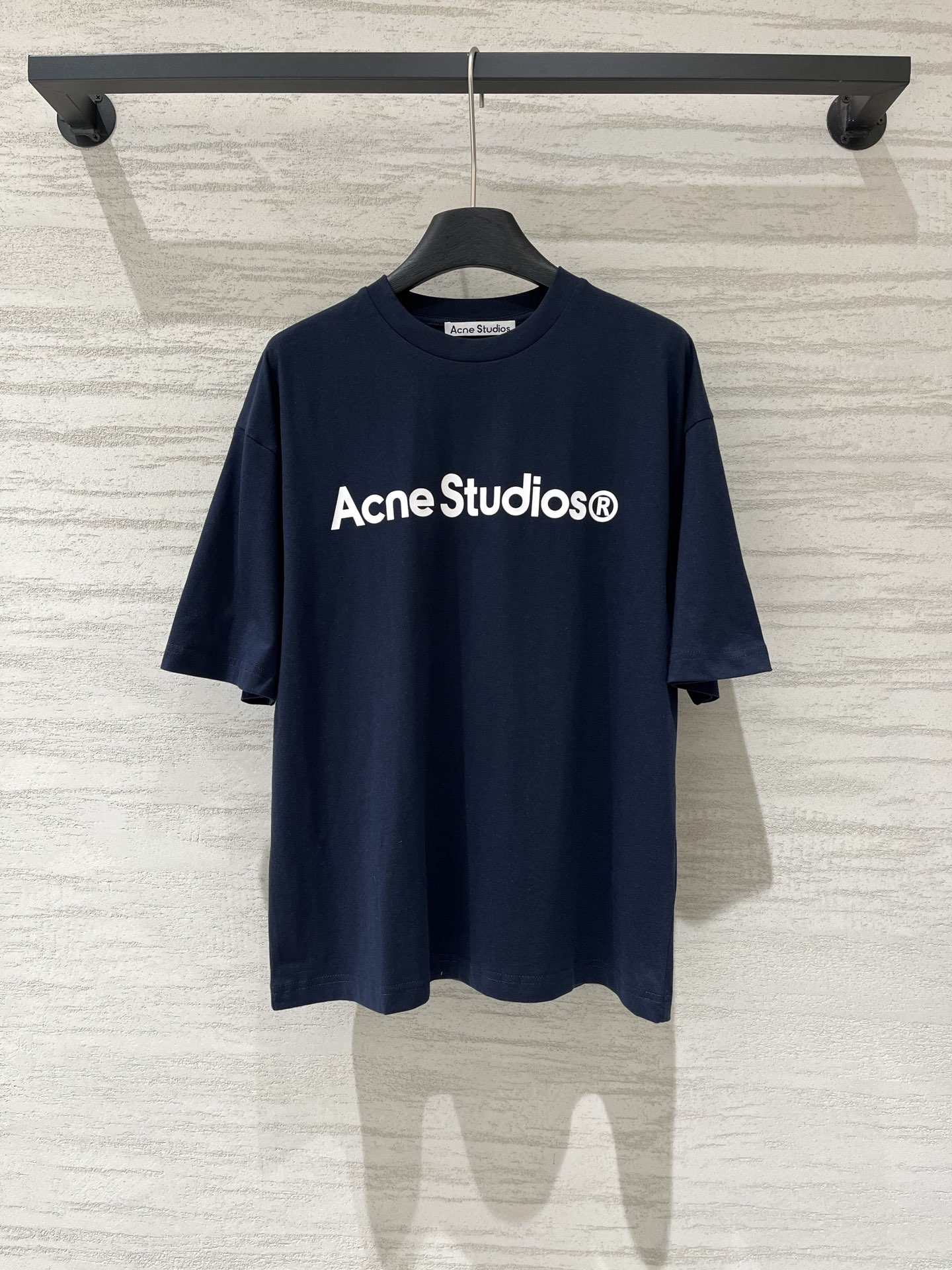 NO:931287,AcneStudios basic short-sleeved T-shirt with printed letters. Refreshing and minimalist. Loose fit and easy to fit. Universal match. Two-color SML, Acne studios, dior, T-shirt, tees, t-shirt,19860909AcneStudios 基础款印花字母短袖T恤 清爽极简 宽松版型不挑身材 万能搭配款 两色SML,,acne studios,dior,T-shirt,tees，t-shirt,,Women's clothing