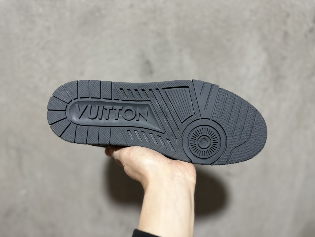 500 路易威登Louis Vuitton Trainer Sneaker Low休闲运动文化百搭篮球板鞋