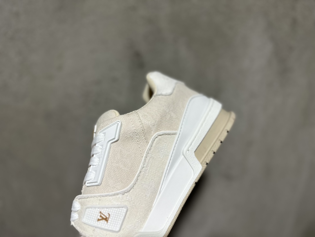 450  Virgil Abloh亲自操刀设计全新LV路易威登Louis Vuitton Trainer Sneaker Low休闲运动文化百搭篮球板鞋