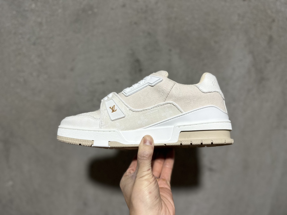 450  Virgil Abloh亲自操刀设计全新LV路易威登Louis Vuitton Trainer Sneaker Low休闲运动文化百搭篮球板鞋