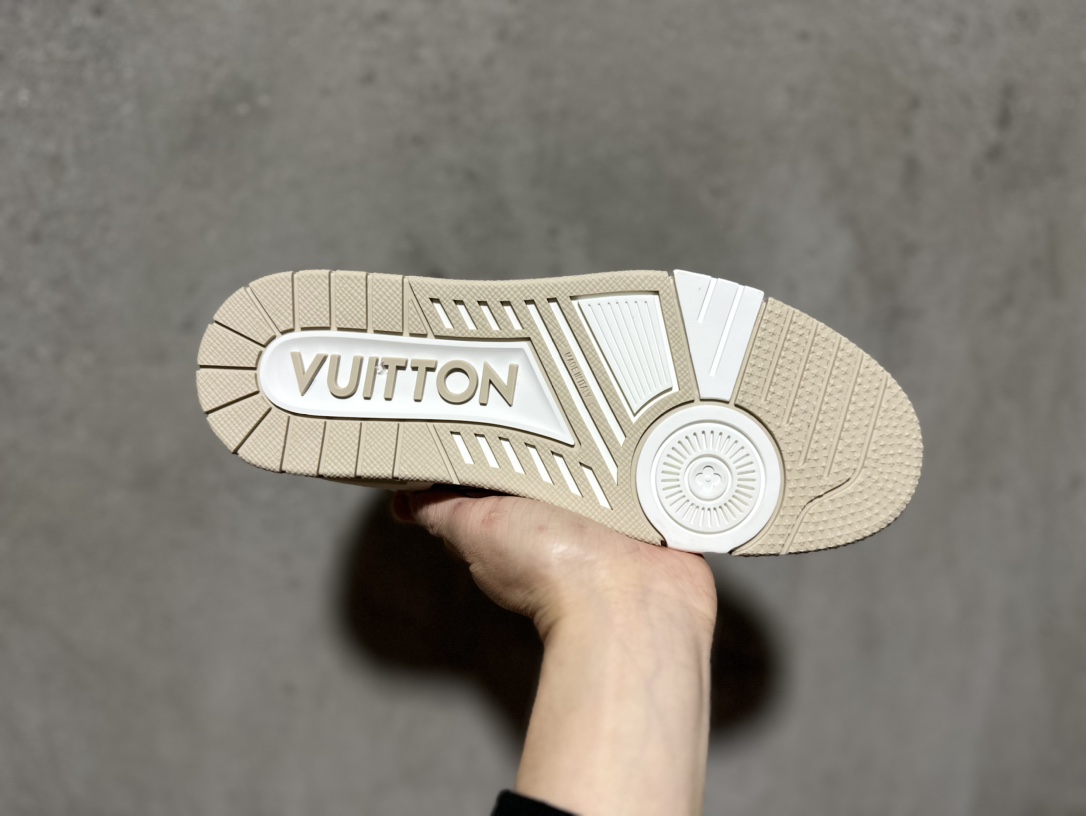 450  Virgil Abloh亲自操刀设计全新LV路易威登Louis Vuitton Trainer Sneaker Low休闲运动文化百搭篮球板鞋