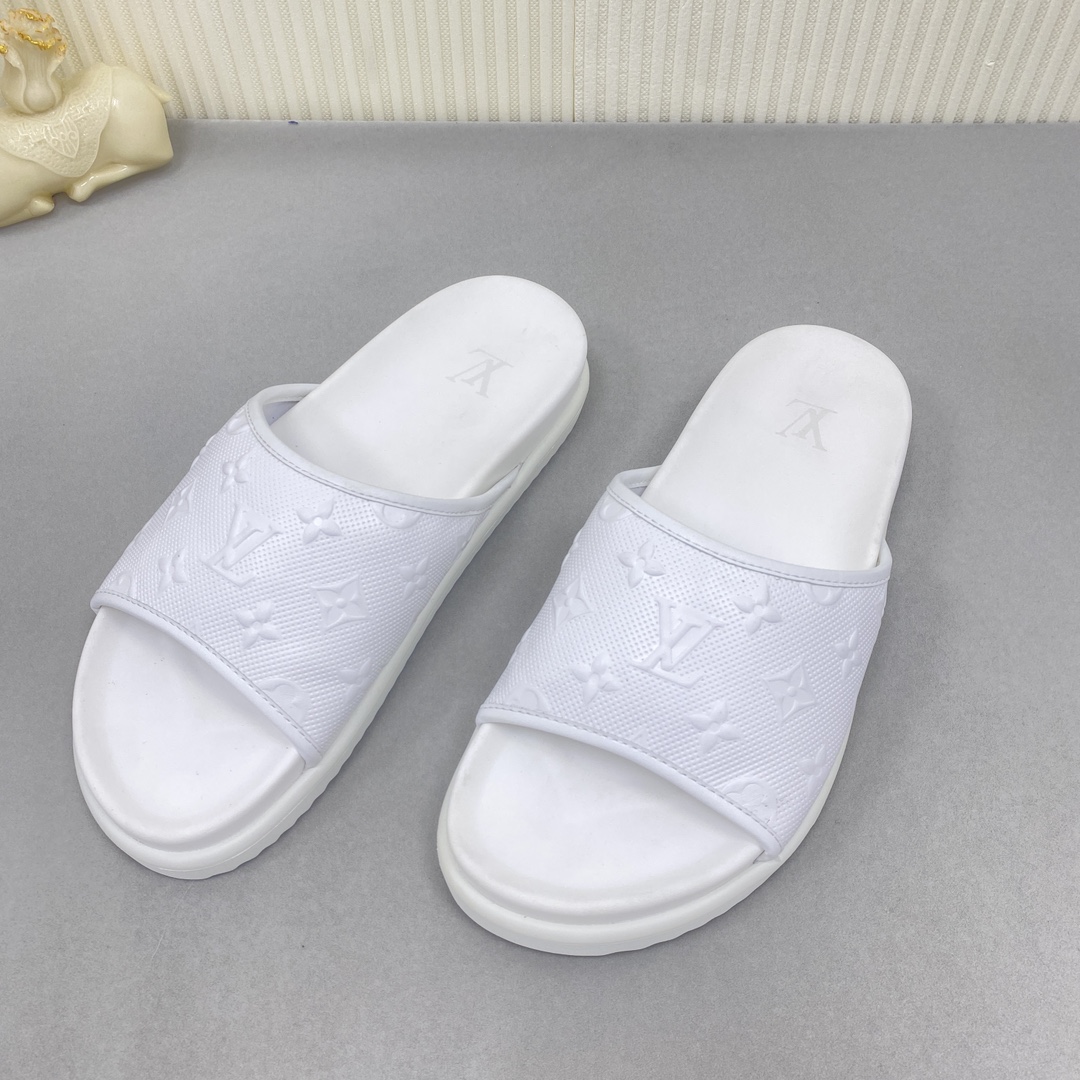 NO:495652,The 1:1 model opening of the couple model, Louis Vuitton [Louis Vuitton] The 2025 spring and summer model is an active member of the fashion industry. Lv takes bold innovation as his true colors to create this casual business-style fabric for Chinese fashion men using imported high-end cowhide, clean and neat, fashionable and generous, must-sell. Number of sizes: 35-46 Welcome to transfer pictures., Slippers, louis vuitton, louis vuitton, louis vuitton, slippers, cowhide19860909关网1:1开模,情侣款Louis Vuitton【 路易·威登】2025春夏款作为时尚界的活跃一族 Lv以大胆创新为本色 为中国时尚潮男打造出这款休闲商务风格面料采用进口高档牛皮 干净利落 时尚大方转图必卖 码数: 35-46欢迎转图.,拖鞋,louis vuitton,louis vuitton,louis vuitton,slippers,cowhide,Women's Shoes