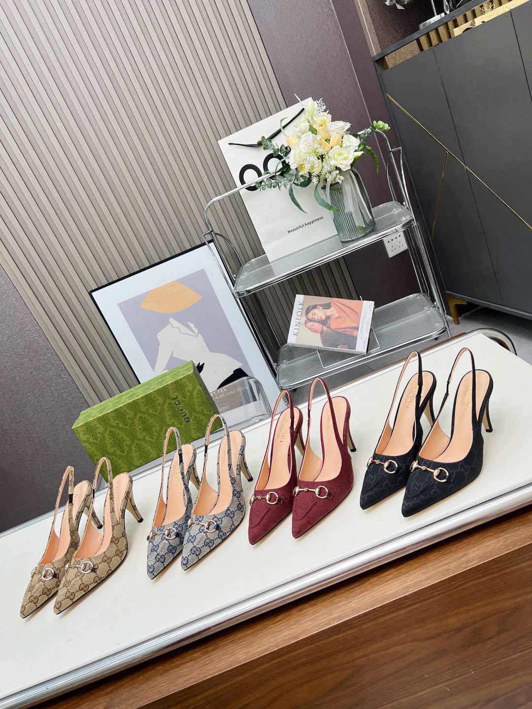 NO:245188,2519-8 GUCCI latest hit, counter original shoe mold production, original hardware chain buckle, the favorite luxury goods of big brands, the fabrics are Guqi original double G cloth and calfskin V-line for selection, inner sheepskin, heel height 85mm, size 35-41. 