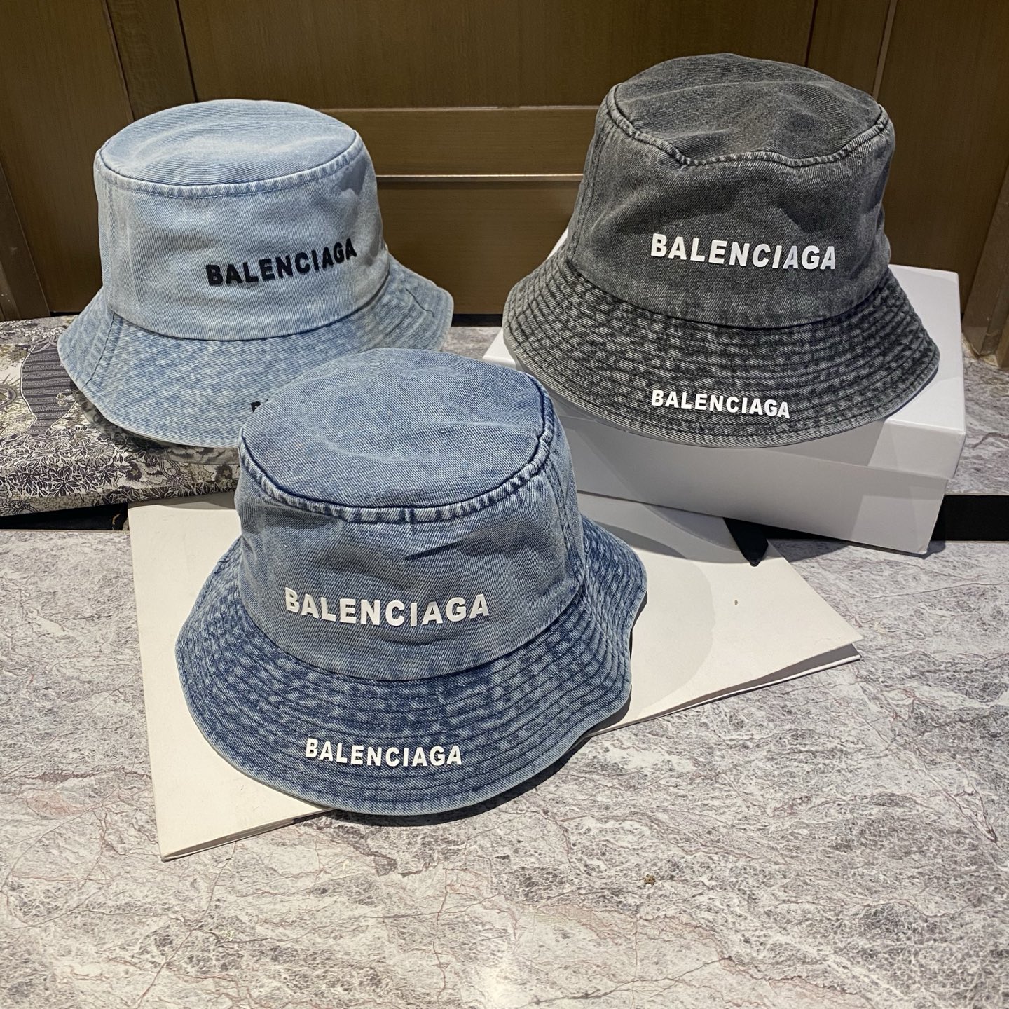 P\nBalenciaga巴黎世家 牛仔渔夫帽