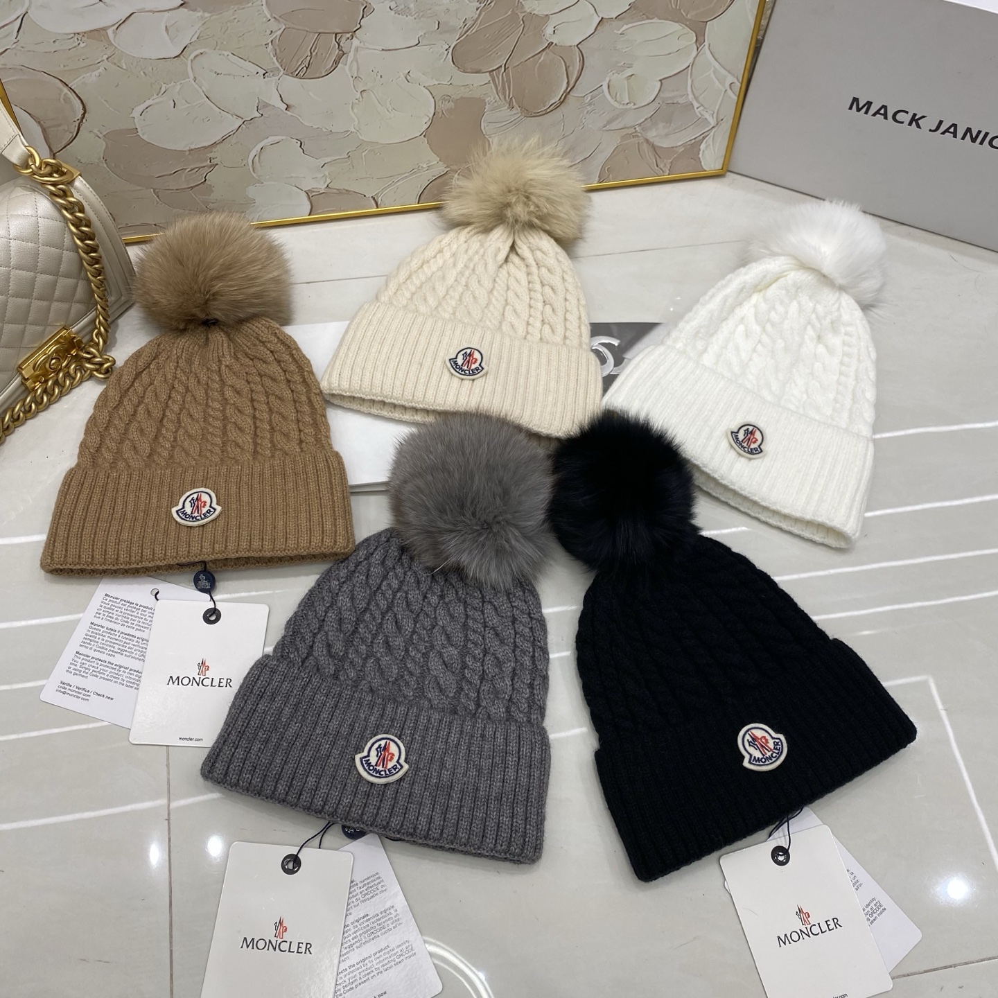NO:552838,MONCLER cashmere knitted hat, fisherman hat, baseball cap, knitted hat, hat, espadrilles, hats19860909MONCLER 羊绒针织帽帽子渔夫帽棒球帽针织帽,帽子,espadrilles,hats,hat
