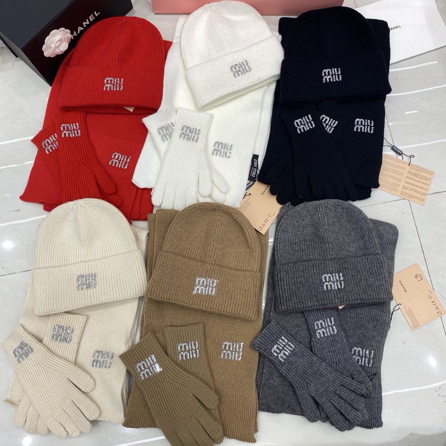 NO:554546,MIUMIU Miumiu three-piece suit cashmere knitted hat + scarf + gloves suit, suit, miumiu, gloves, hats19860909MIUMIU缪缪三件套套装羊绒针织帽+围巾+手套套装,套装,miumiu,gloves,hats,accessory