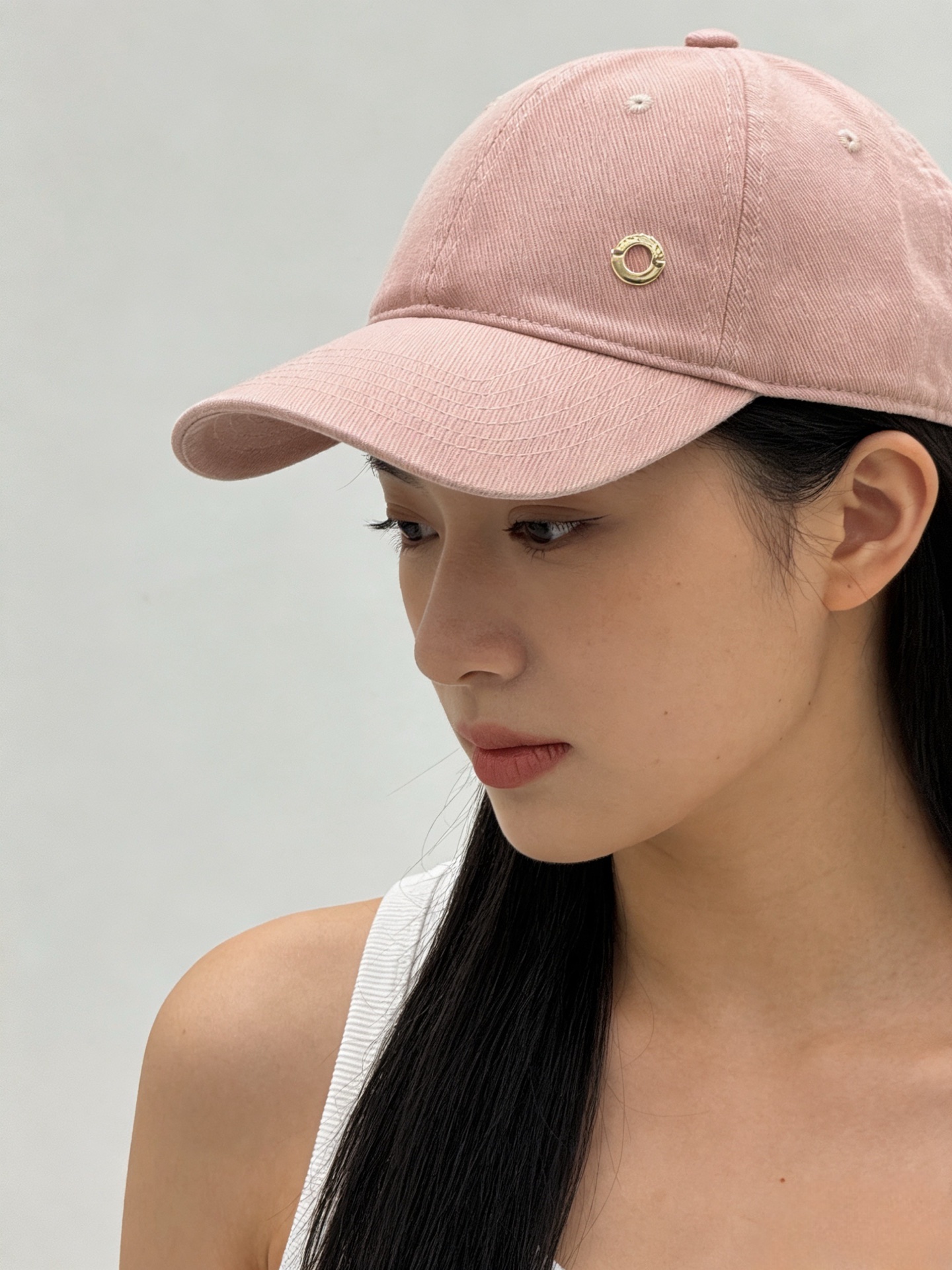 🎀把松弛感焊在头上，Loro Piana这顶棒球帽承包了我整个春夏的OOTD。不用刻意搭配，一顶做旧棒球