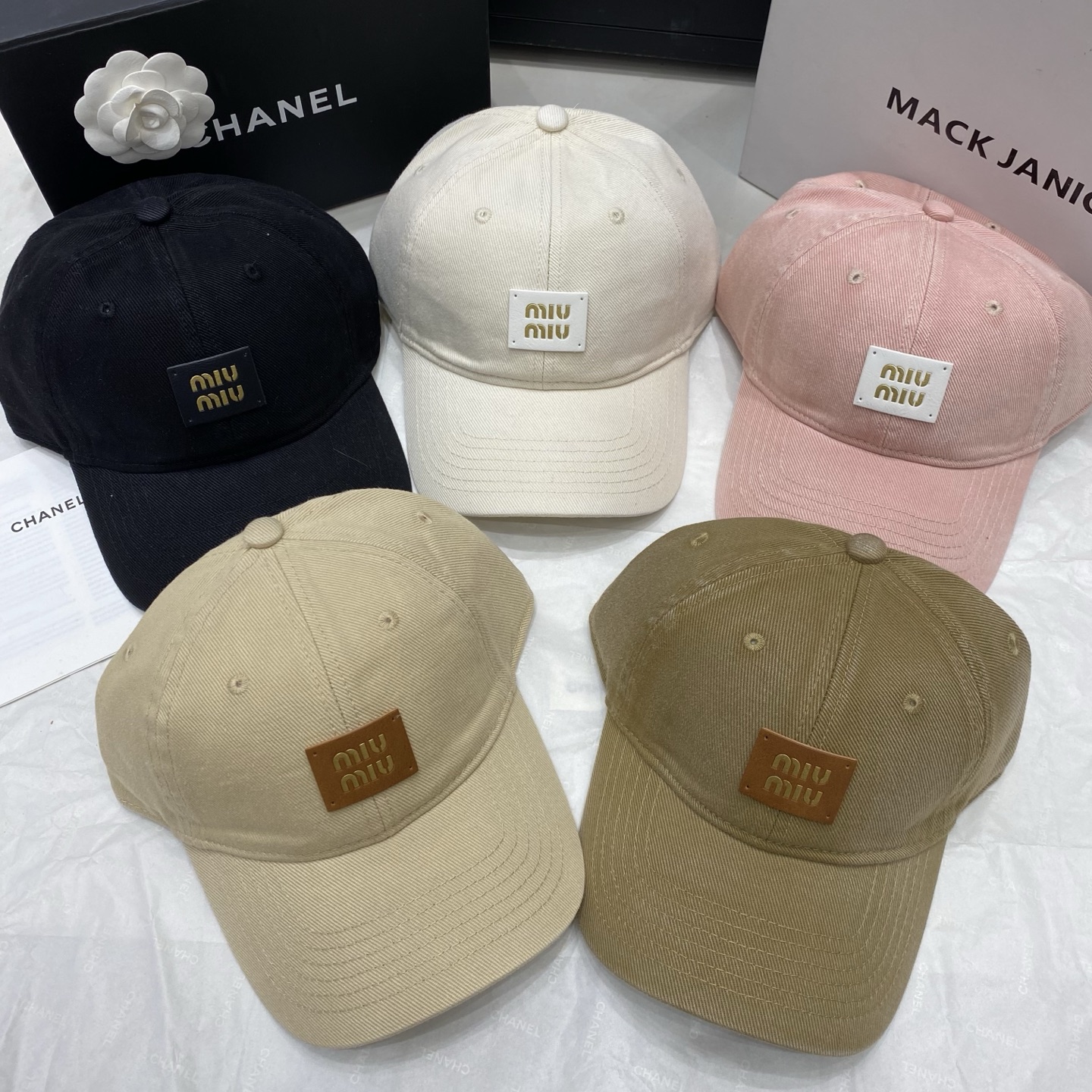 NO:743200,Special price with dust bag. [miumiu Miu Miu] 2026 new simple men's and women's baseball caps, daily versatile hats, straw hats, fisherman hats, baseball caps, hats, miumiu, espadrilles, hats19860909特价配防尘袋.【miumiu缪缪】2026新款简约男女款棒球帽,日常百搭帽子草帽渔夫帽棒球帽,帽子,miumiu,espadrilles,hats,hat