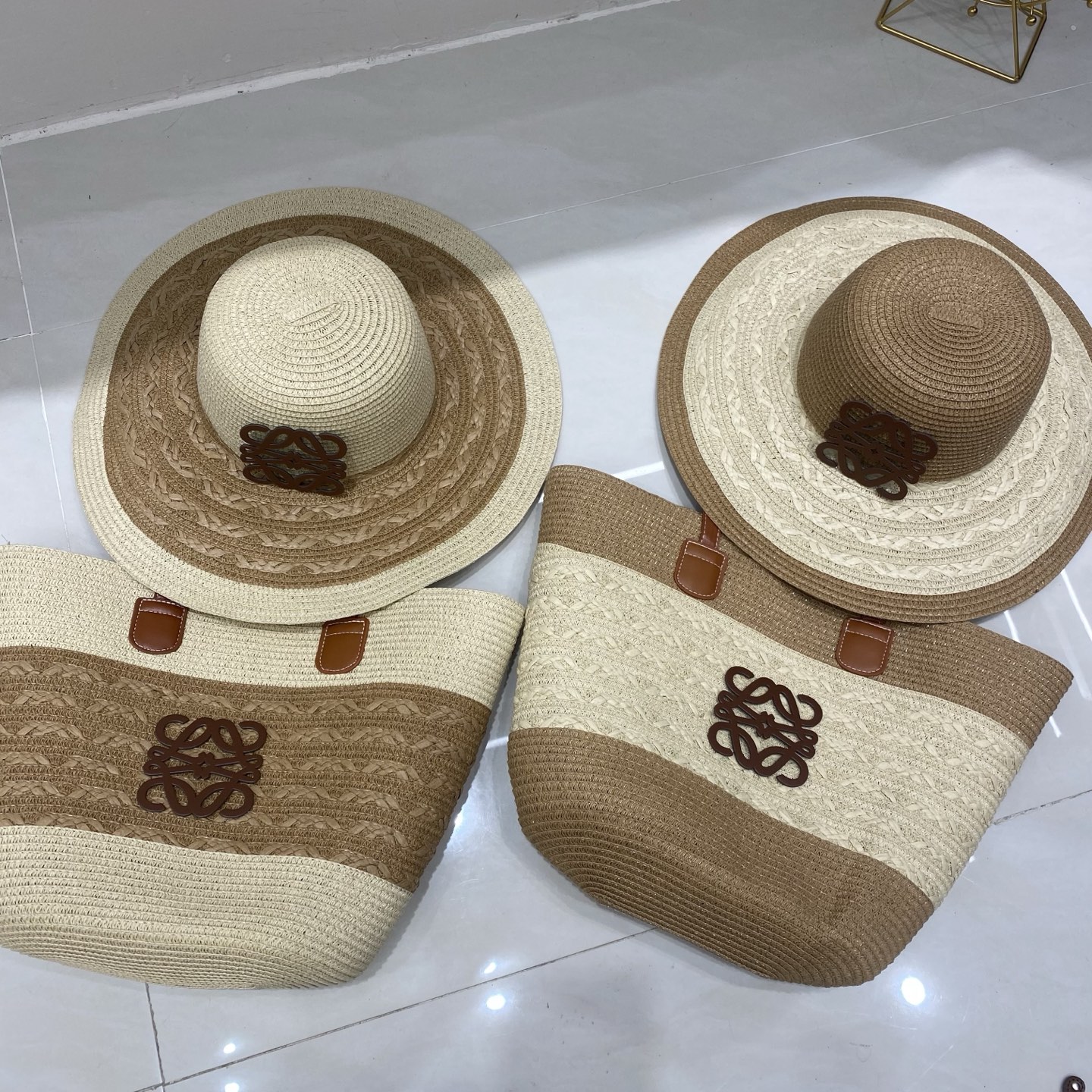 Loewe 沙滩大檐帽+沙滩包