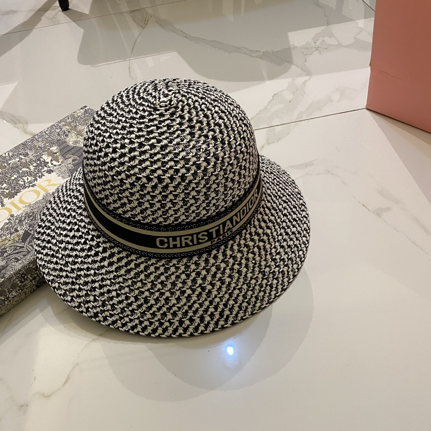 🎀DIOR迪奥 镂空圆帽