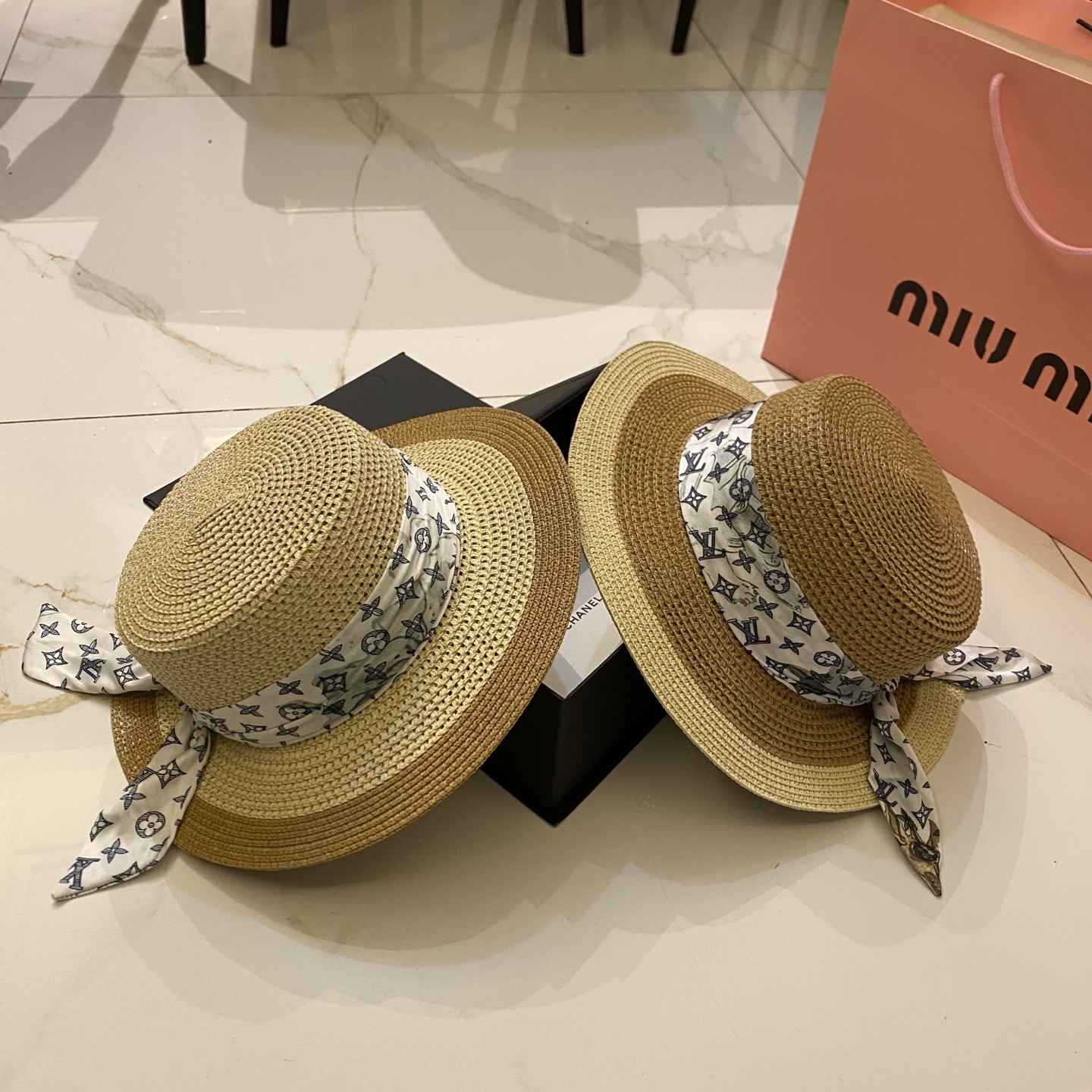 Louis Vuitton 丝巾款平顶帽