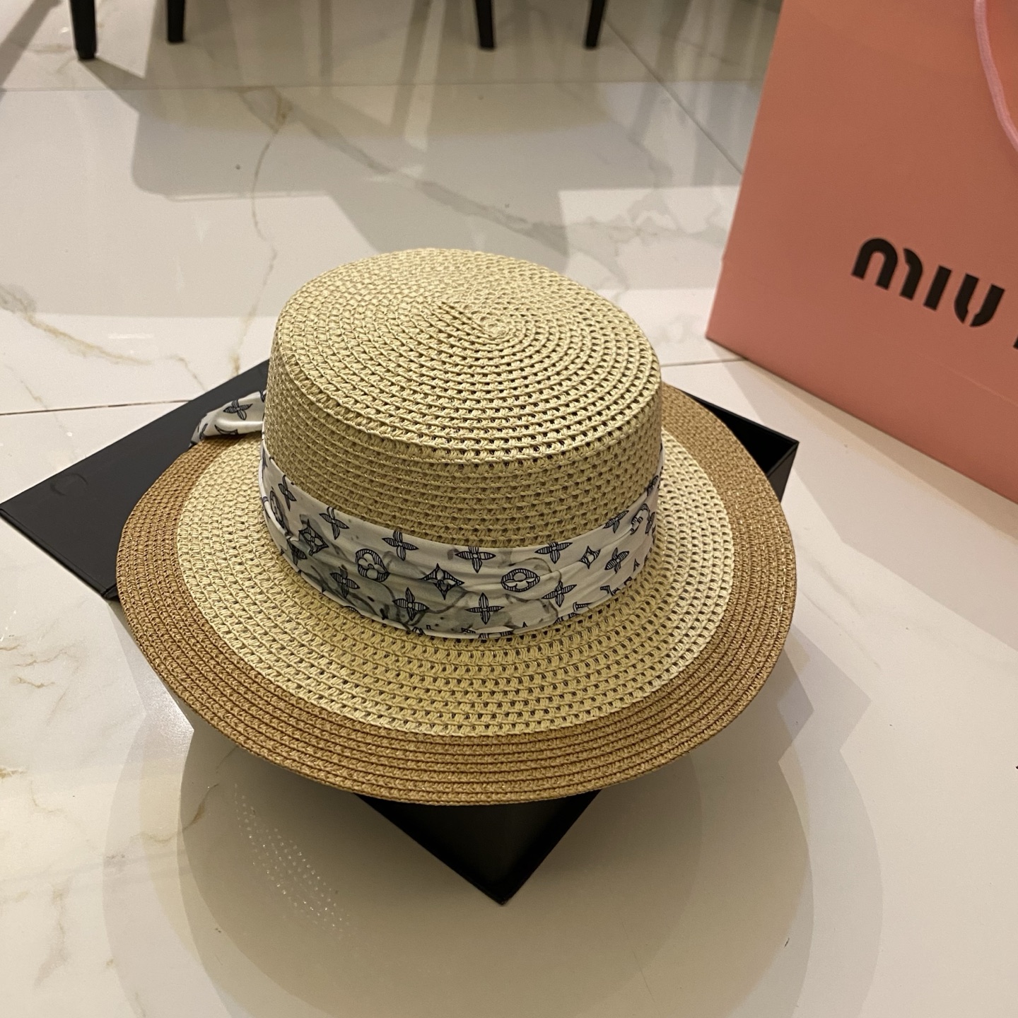 Louis Vuitton 丝巾款平顶帽