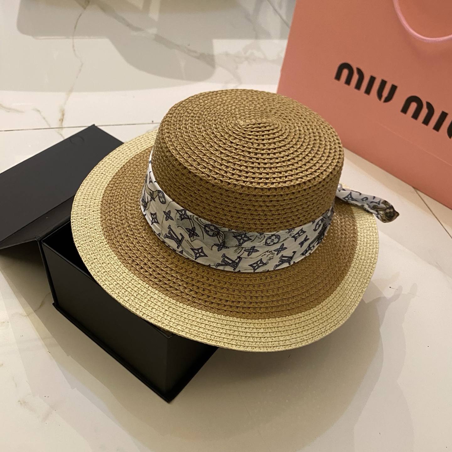Louis Vuitton 丝巾款平顶帽