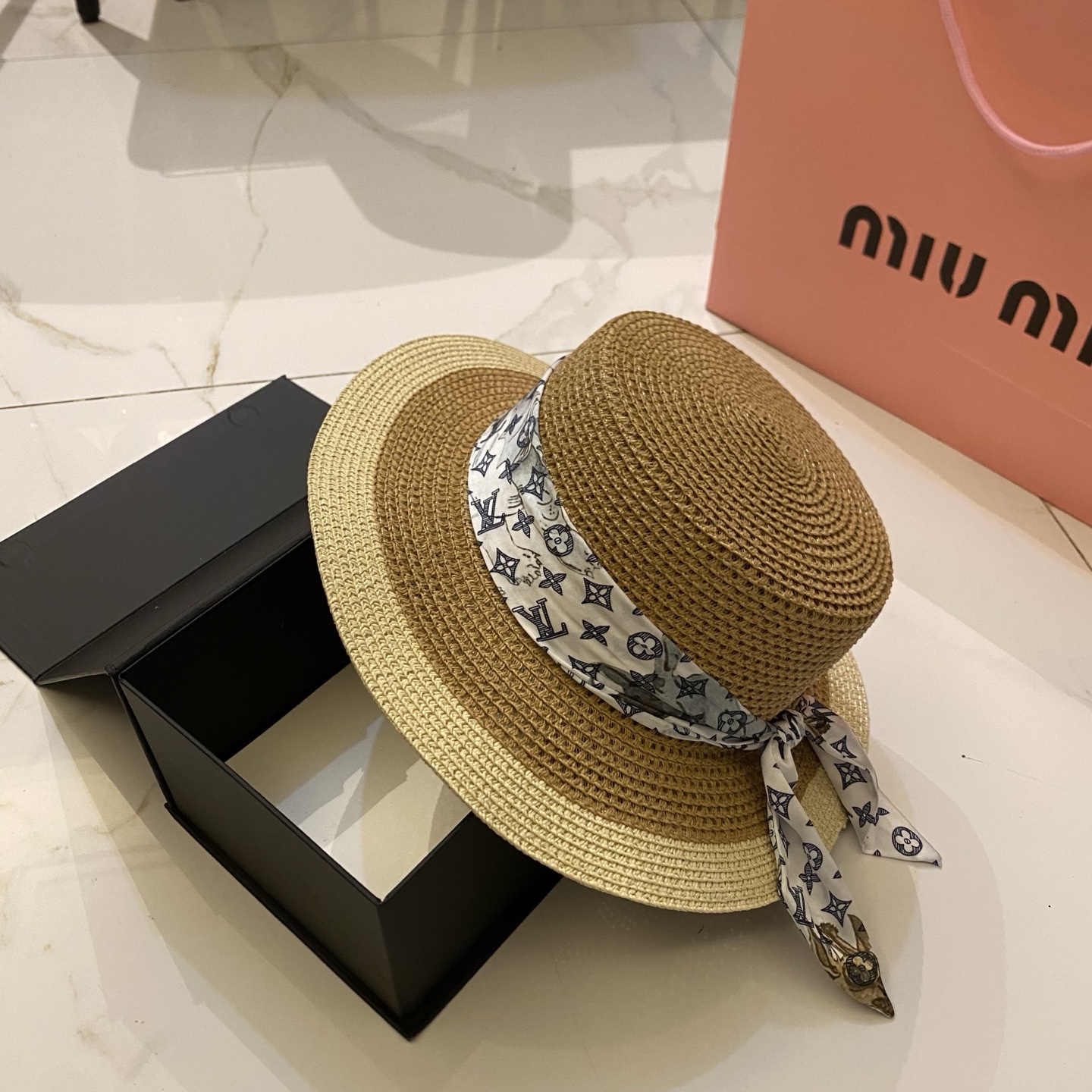 Louis Vuitton 丝巾款平顶帽