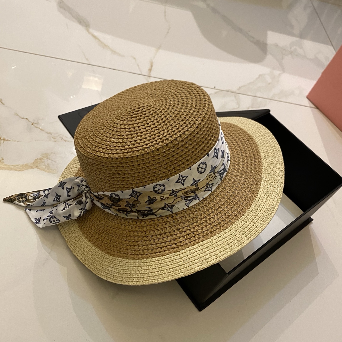 Louis Vuitton 丝巾款平顶帽