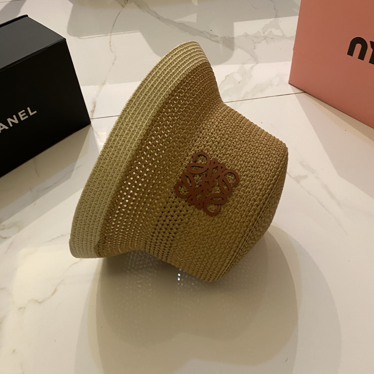 Loewe 镂空水桶帽