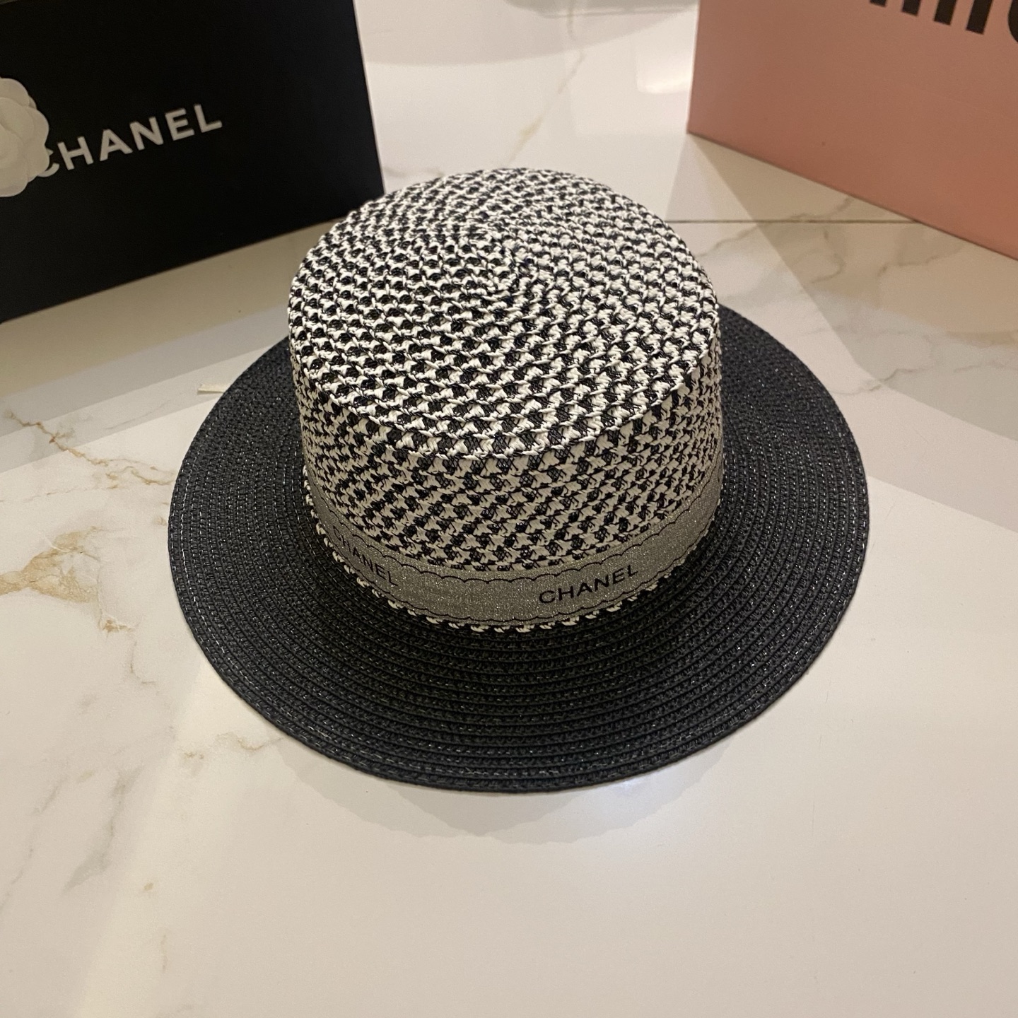 CHANEL 新款平顶帽