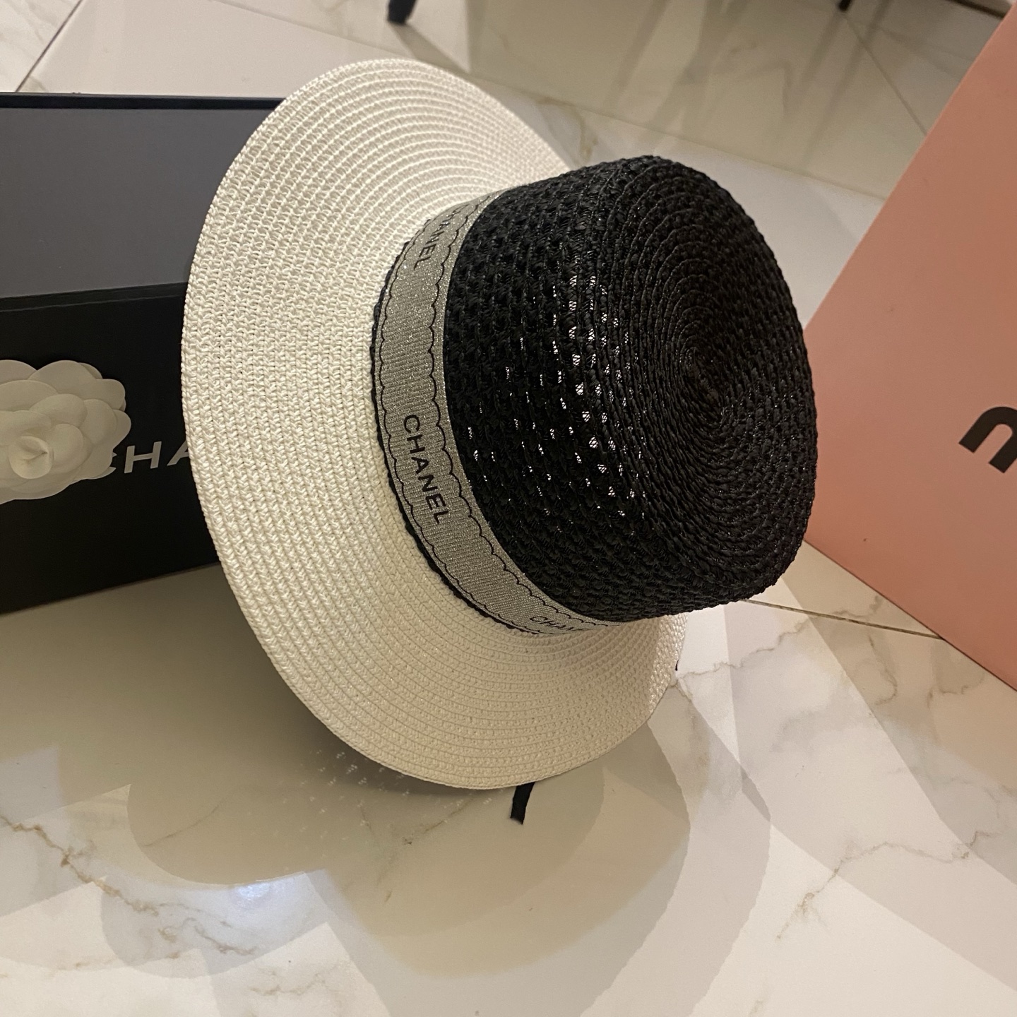 CHANEL 新款平顶帽