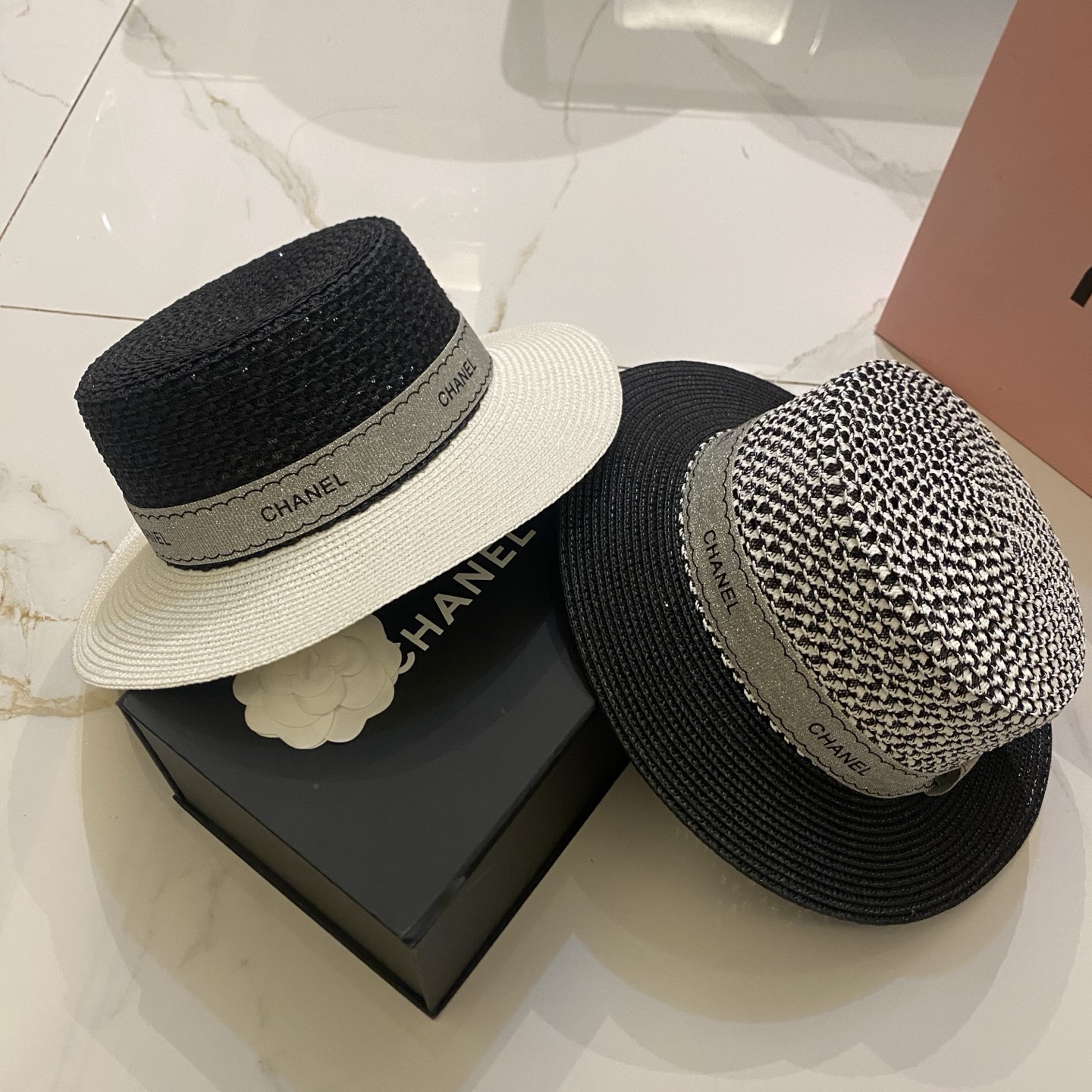 CHANEL 新款平顶帽