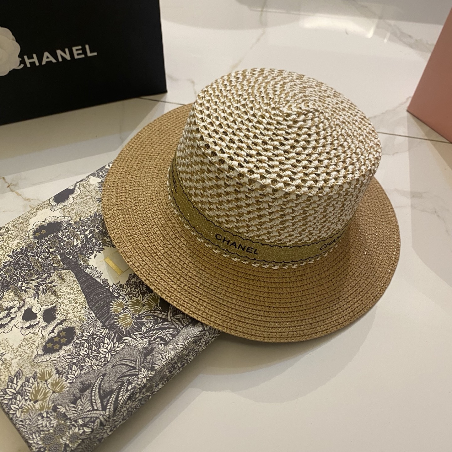 CHANEL 新款平顶帽
