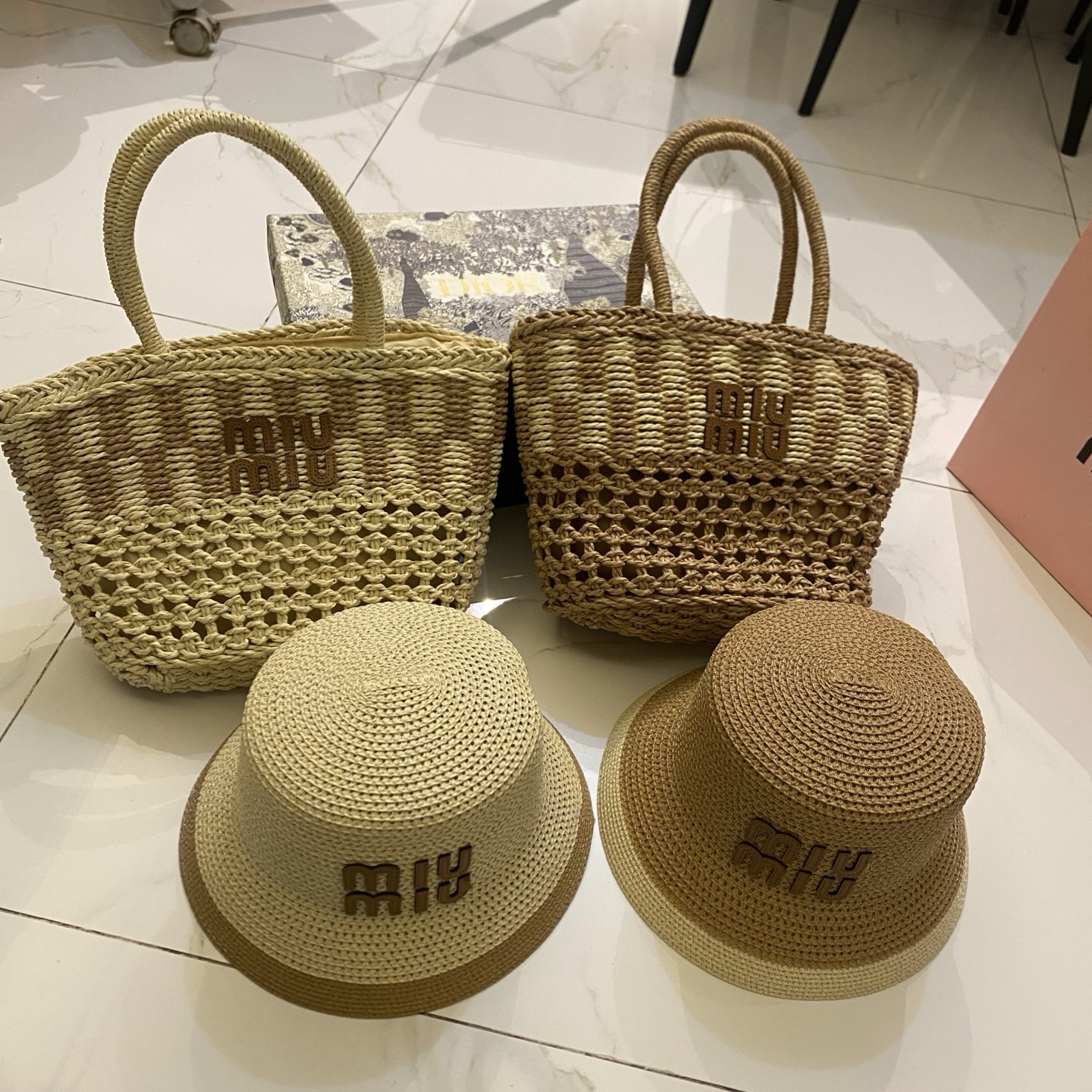 미우미우 모자 120040 Miu Miu Cap