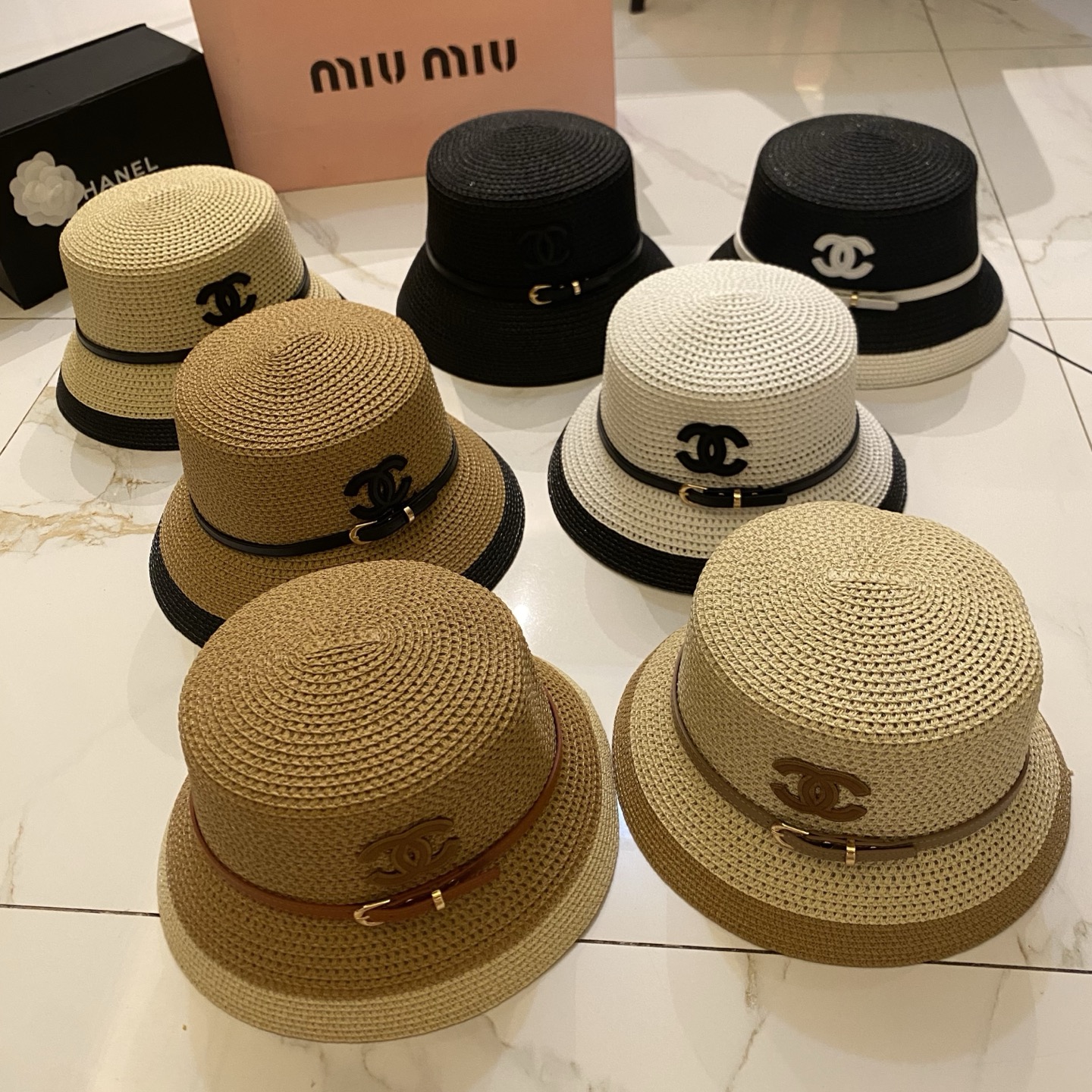 NO:927808,Special price with dust bag. [CHANEL Chanel] 2026 new style small fragrant style densely woven small brimmed basin hat, straw hat, sun protection and easy to match, street travel hat straw hat fisherman hat baseball cap, hat, chanel, chanel, espadrilles, hats19860909特价配防尘袋.【CHANEL香奈儿】2026新款小香风密织小沿盆帽草帽,遮阳又好搭,出街旅行单品帽子草帽渔夫帽棒球帽,帽子,chanel,chanel,espadrilles,hats,hat