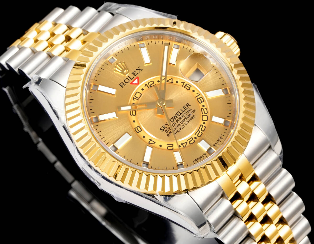 Rolex（劳力士） Style Beige Watches Lookbook Reference image 2
