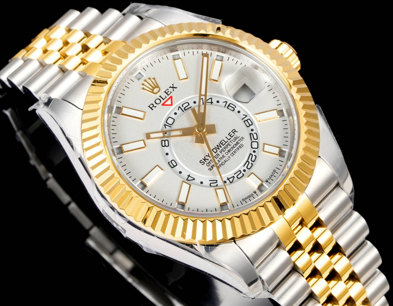 Rolex（劳力士） Style Beige Watches Lookbook Reference image 2