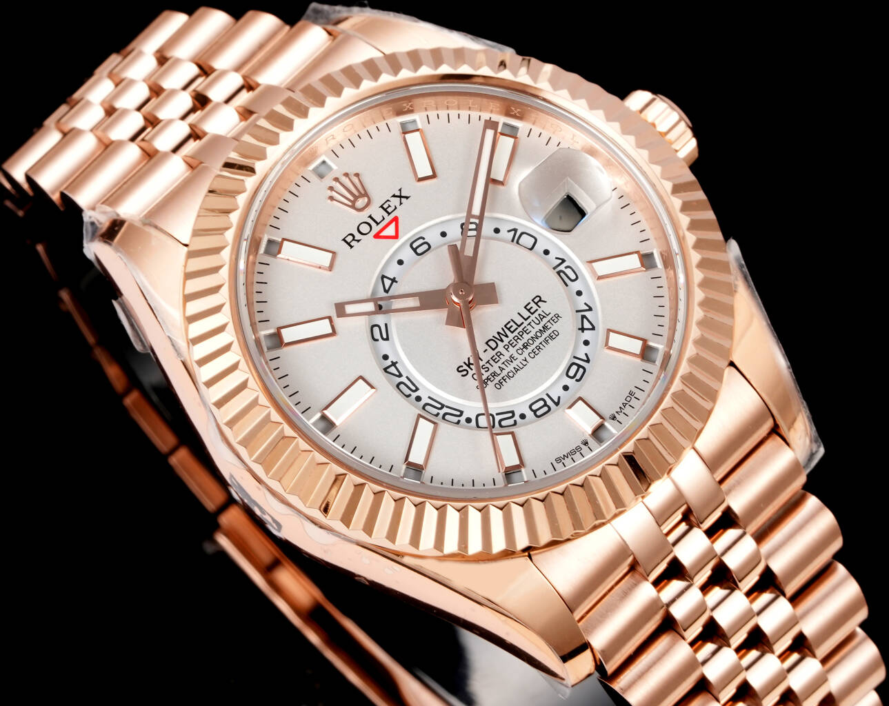 Rolex（劳力士） Style Beige Watches Lookbook Reference image 2