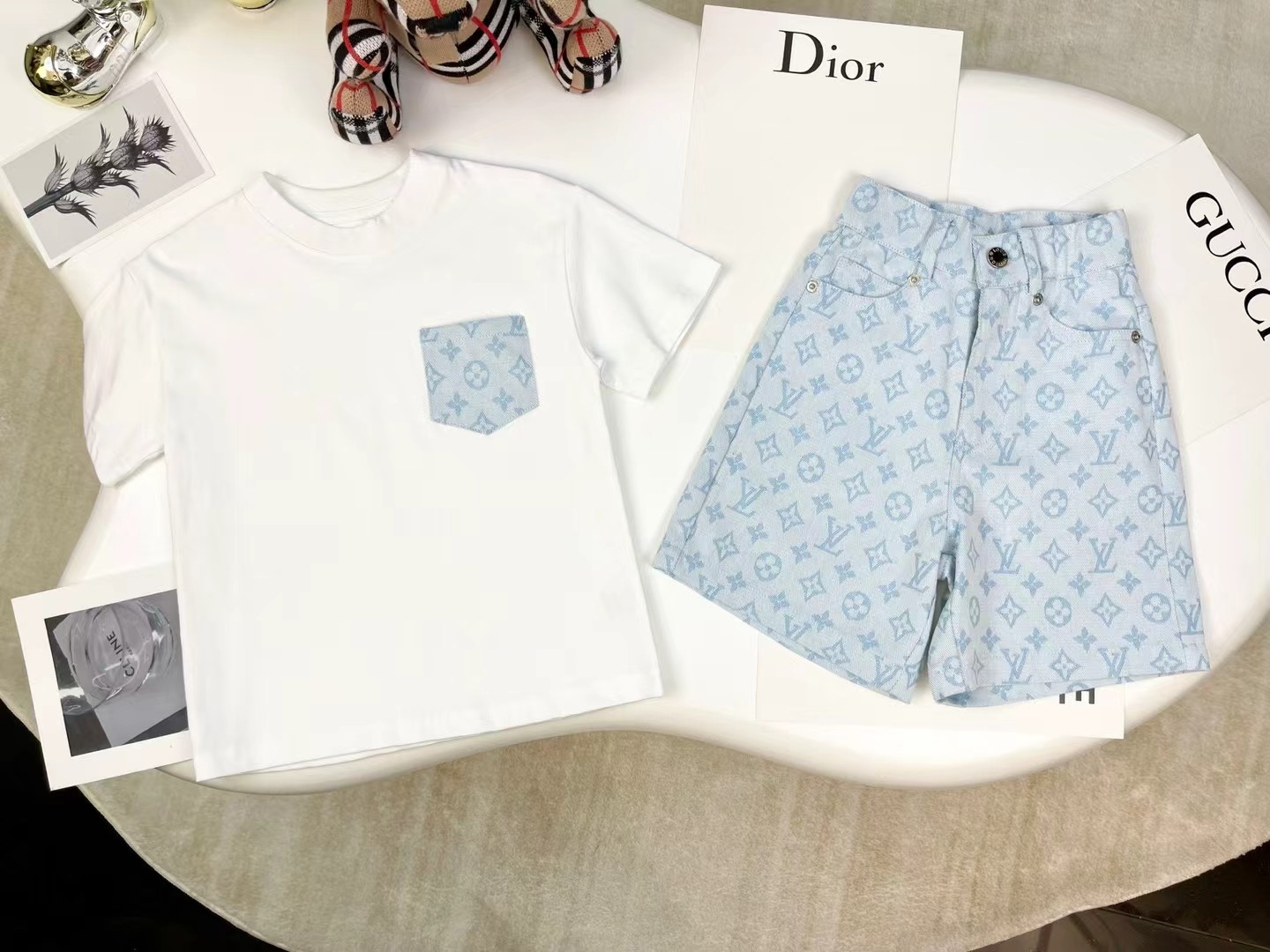 ¥168 sin descuento Tallas: 90-140. 25SS·Nuevo de primavera-verano✨Loui*Vuitto* Conjunto de camiseta y pantalones cortos…