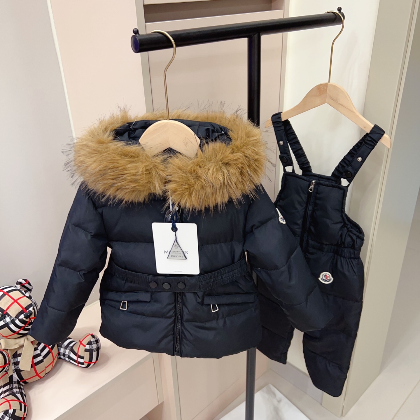 _dlL9siNbTLXsupQXrNqICIXPyLh9QPefE4WpHGg