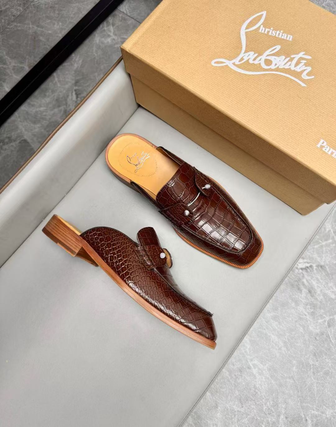 Christian Louboutin（cl男） Style Leather Men's Shoes Lookbook Reference image 2