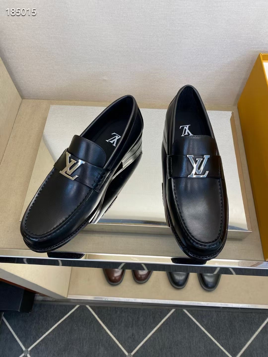 L*V 独家高品 小皮靴 - 高級イタリアンレザー使用