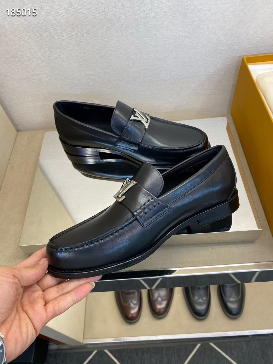 L*V 独家高品 小皮靴 - 高級イタリアンレザー使用