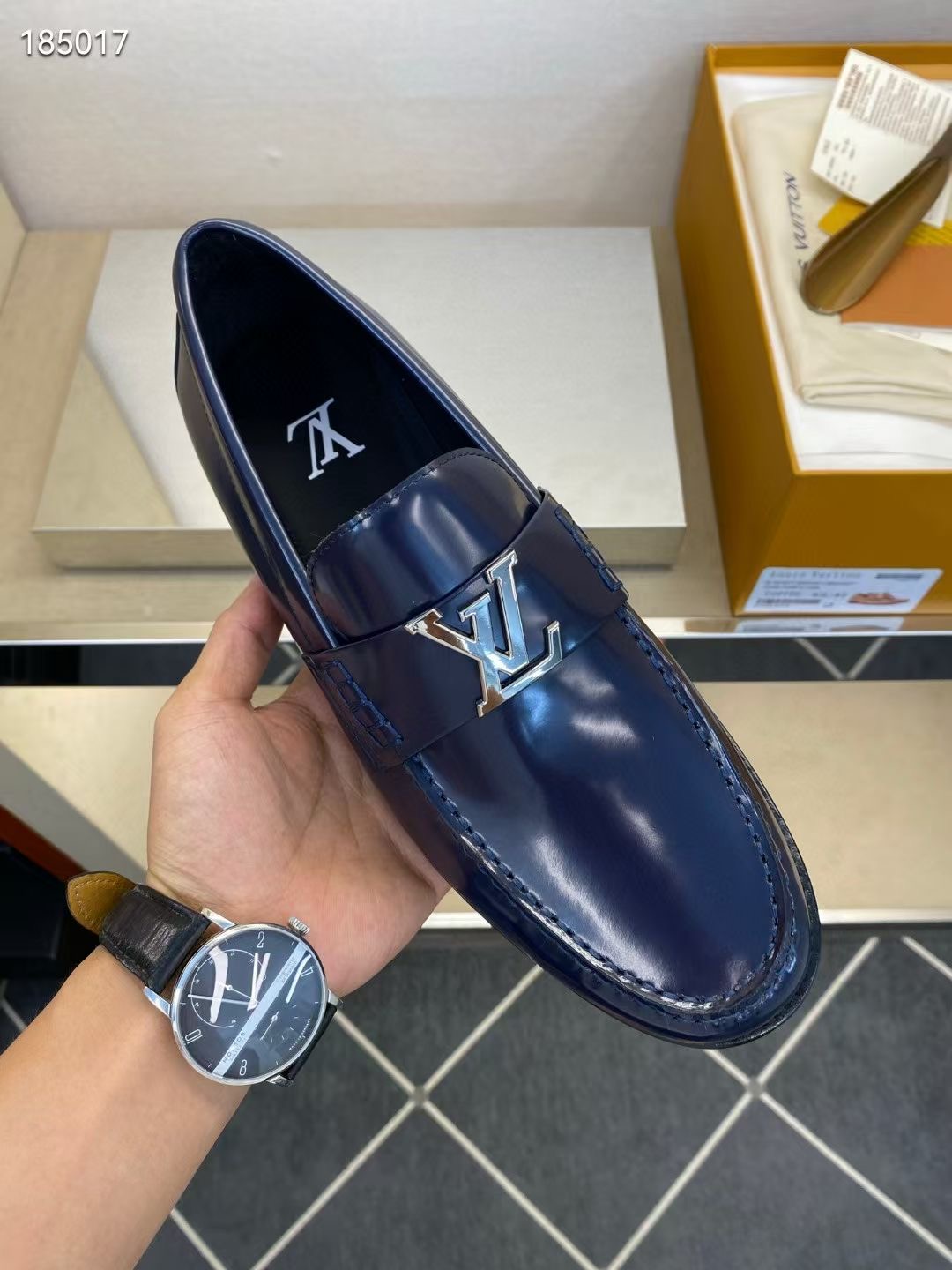 L*V独家高品小皮靴 - 手作り小牛皮使用の正装シューズ