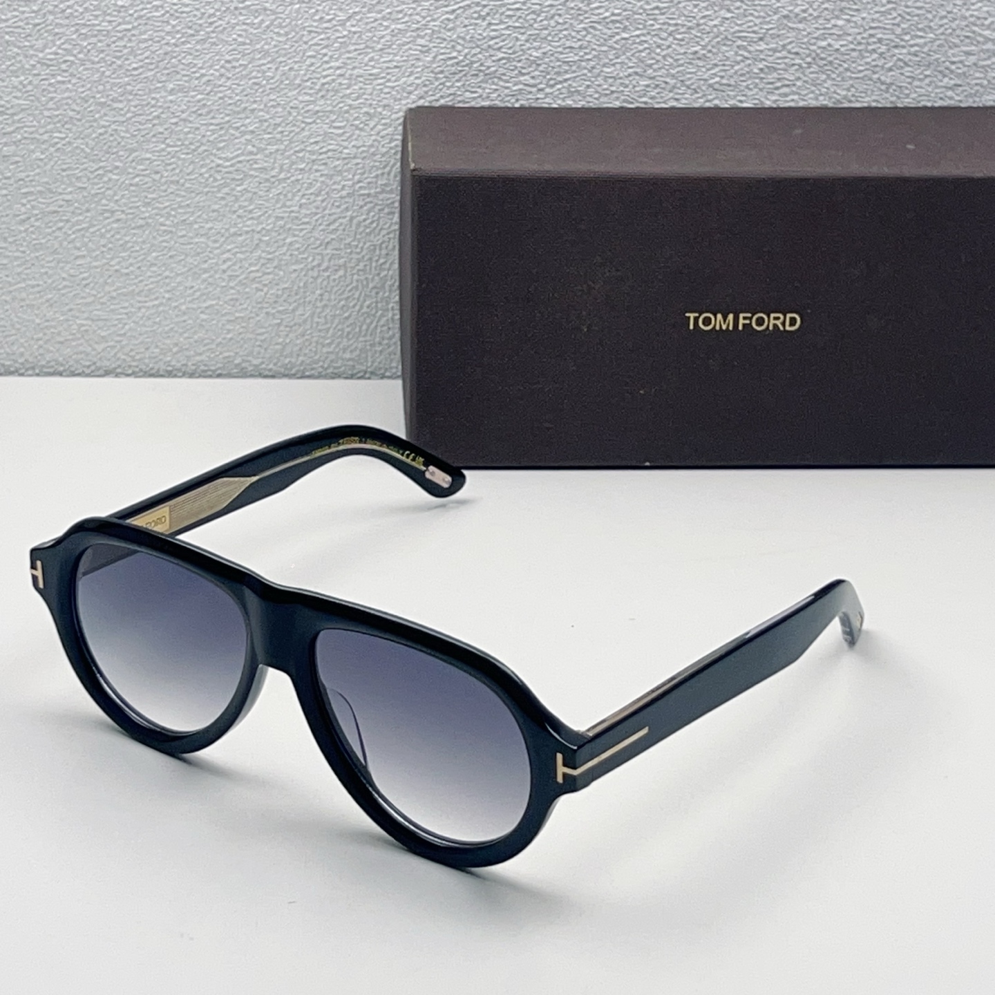 Солнцезащитные очки TOM FORD FT1225 ацетат чёрный круглые