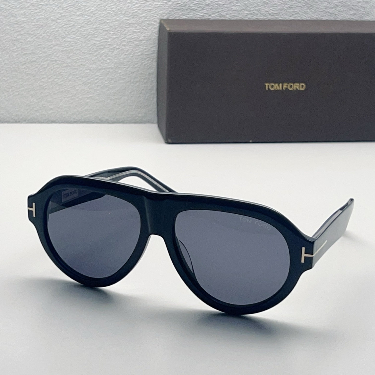 TOM FORD Sunglasses Acetate Black Round Frame