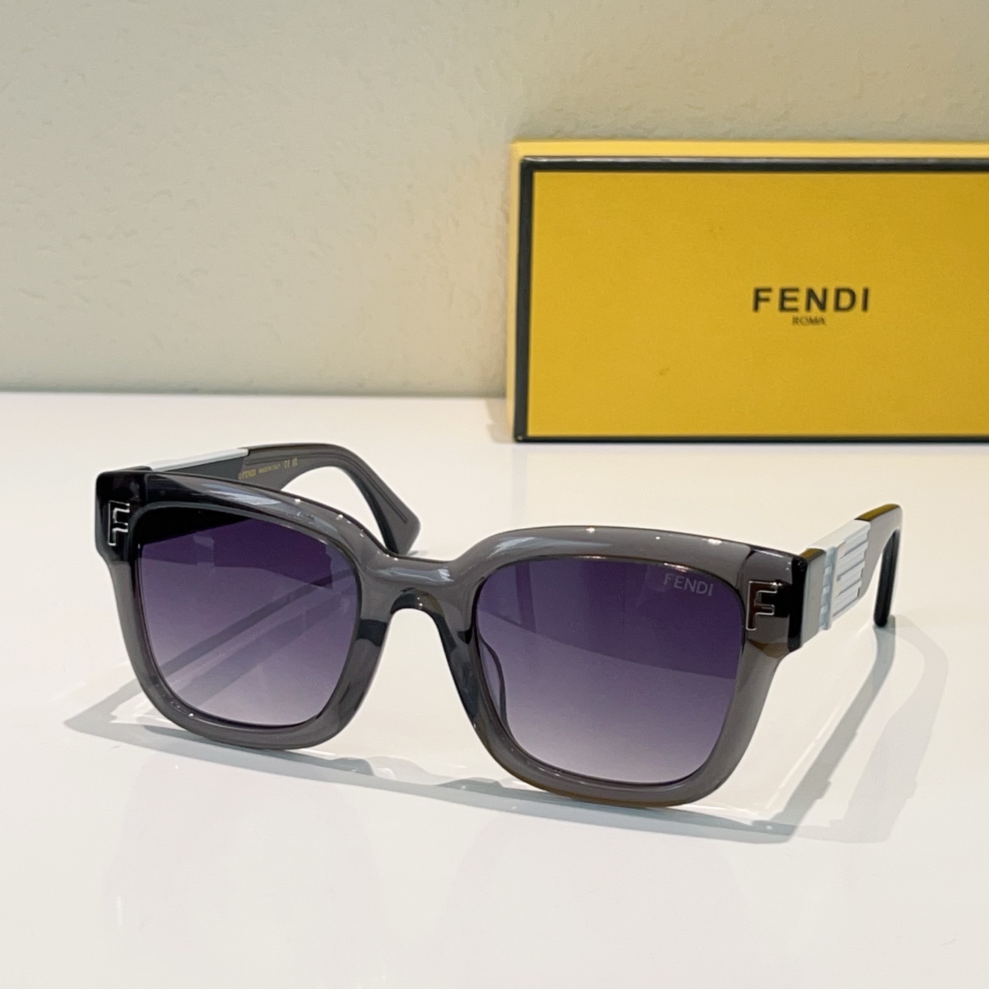 FENDI Sunglasses Acetate Square Gradient Lenses