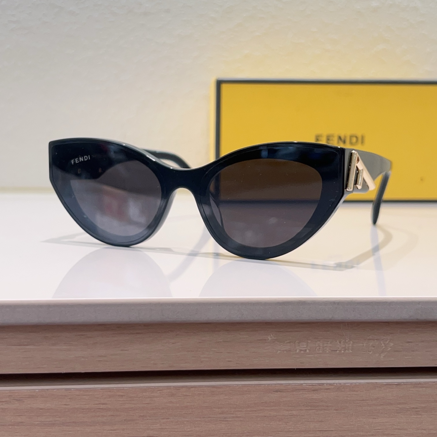 FENDI Sunglasses Acetate Cat Eye Black