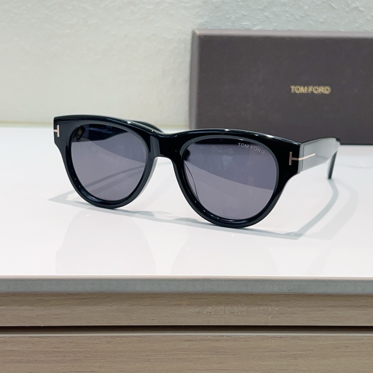 Солнцезащитные очки TOM FORD из ацетата, чёрные, круглой формы