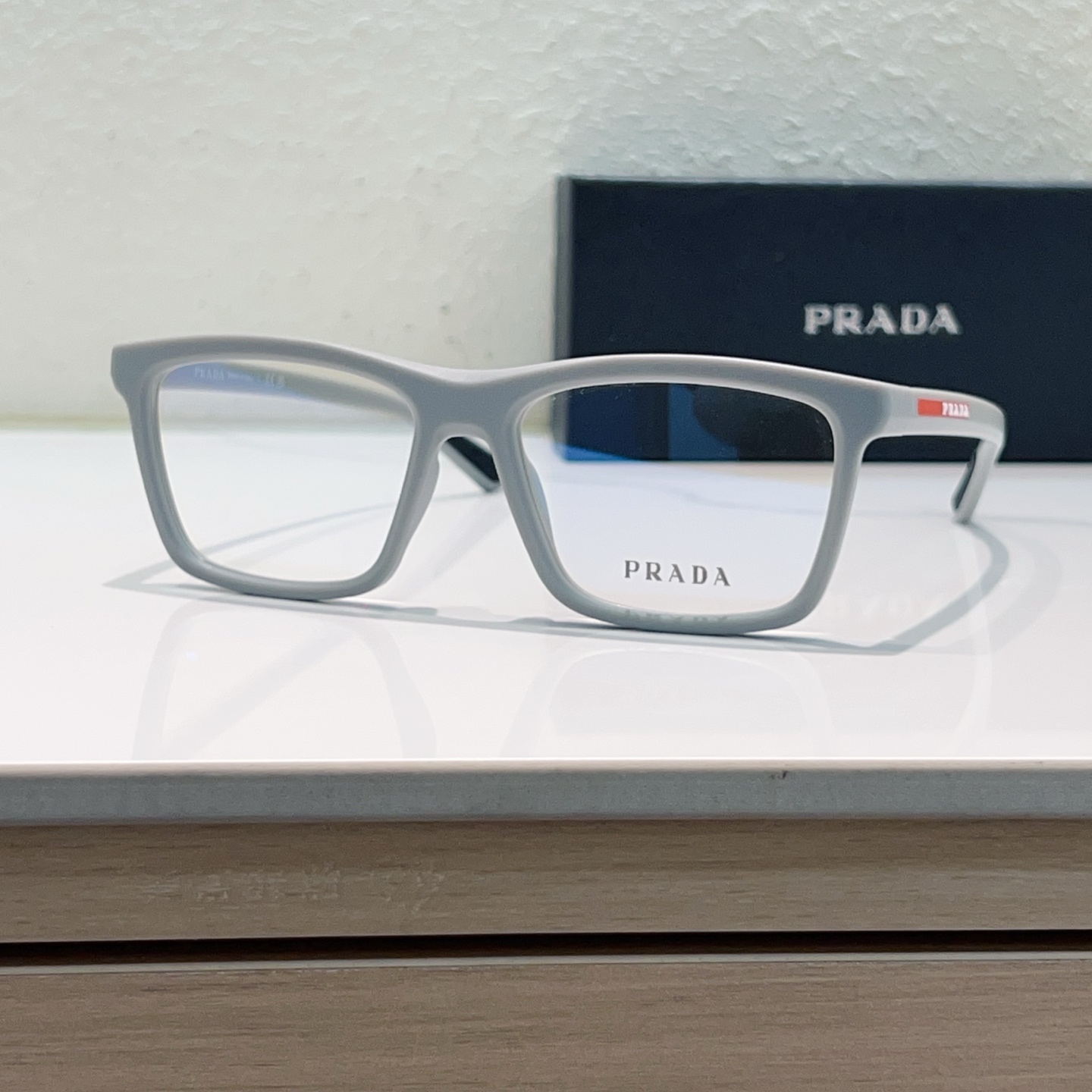Prada PRAD*