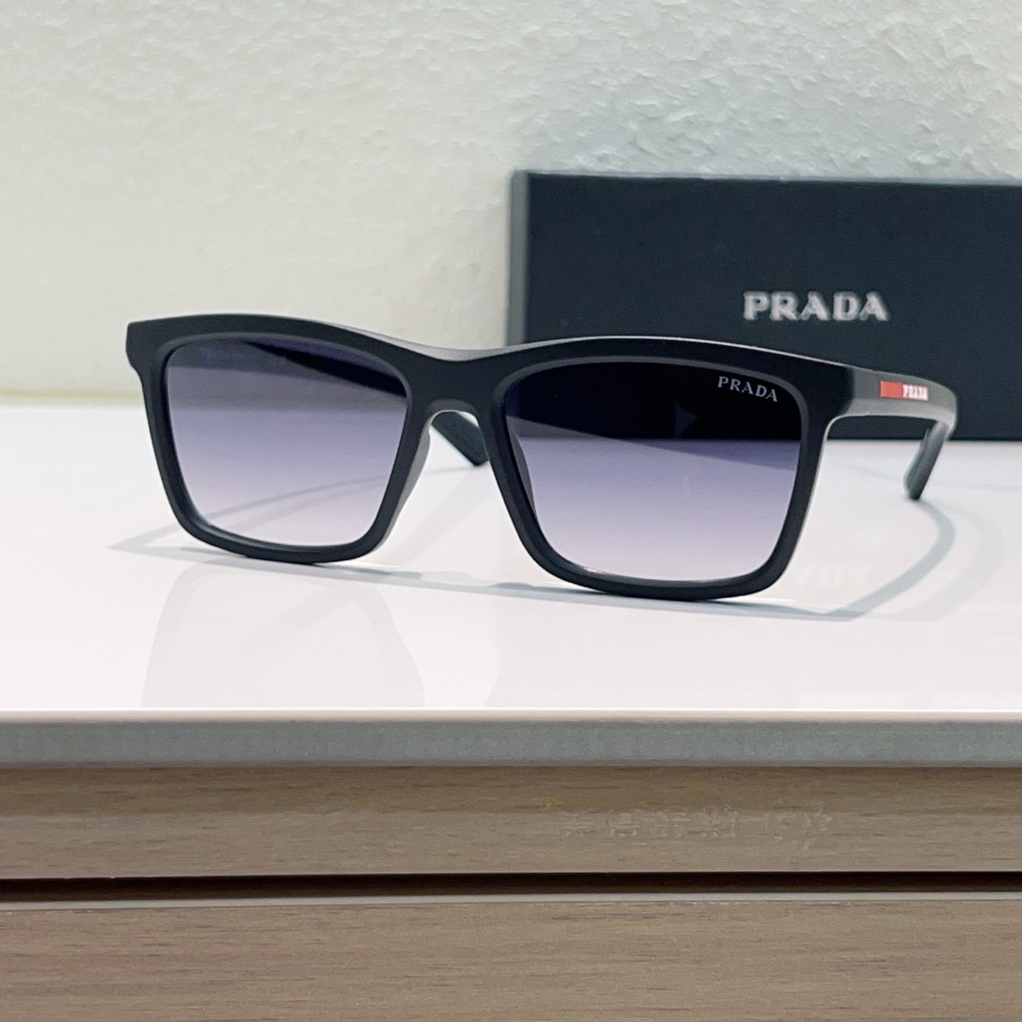 Prada PRAD*