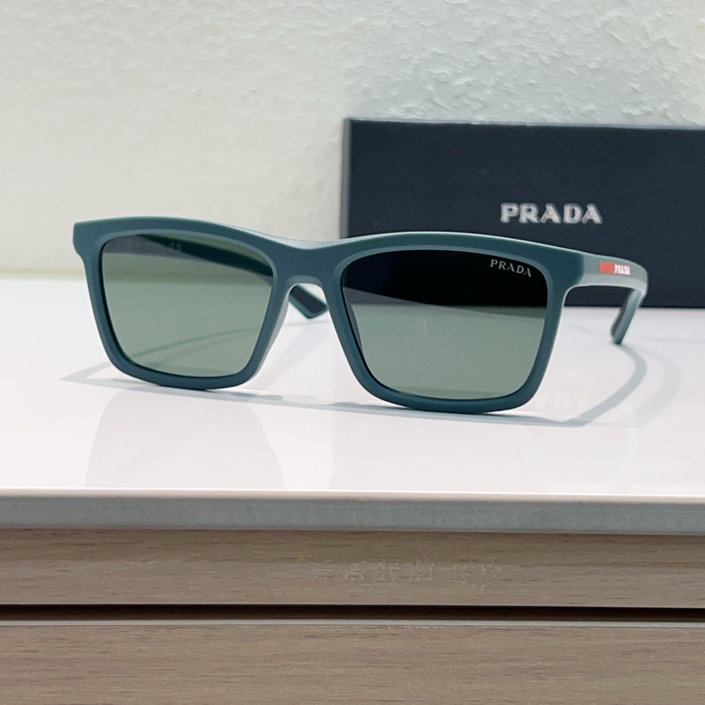 Prada PRAD*