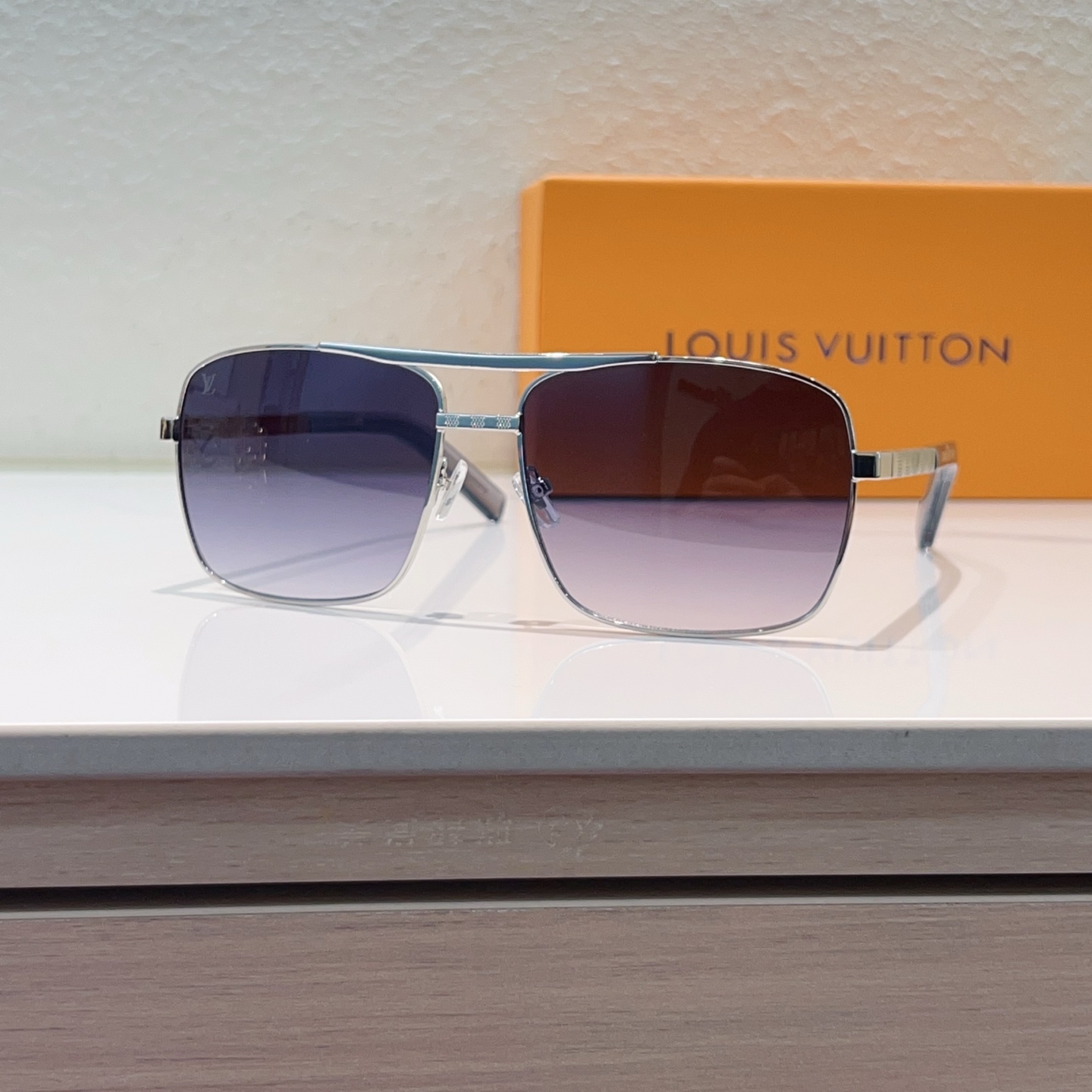 LOUIS VUITTON Sunglasses Metal Square Z0259U