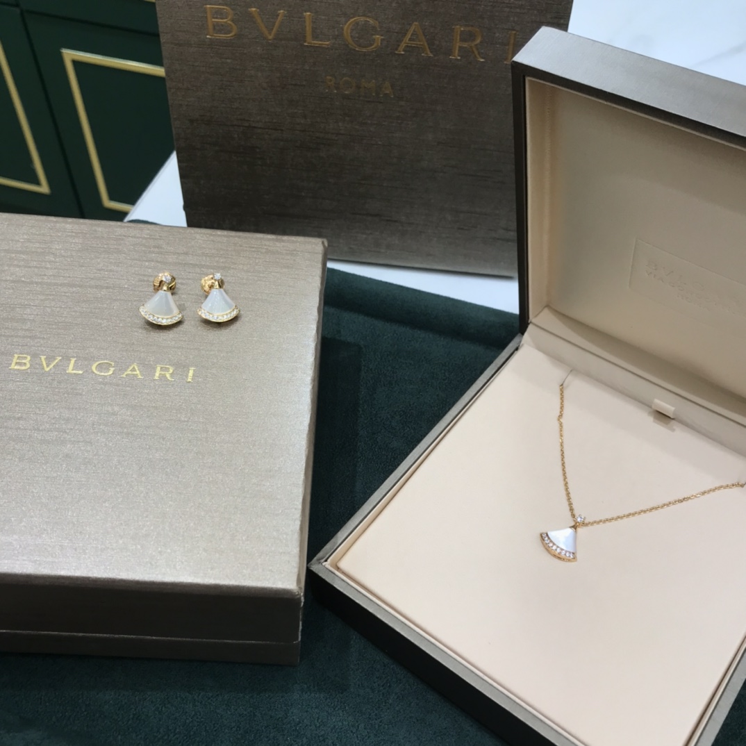 불가리 목걸이 64652 Bvlgari Necklace